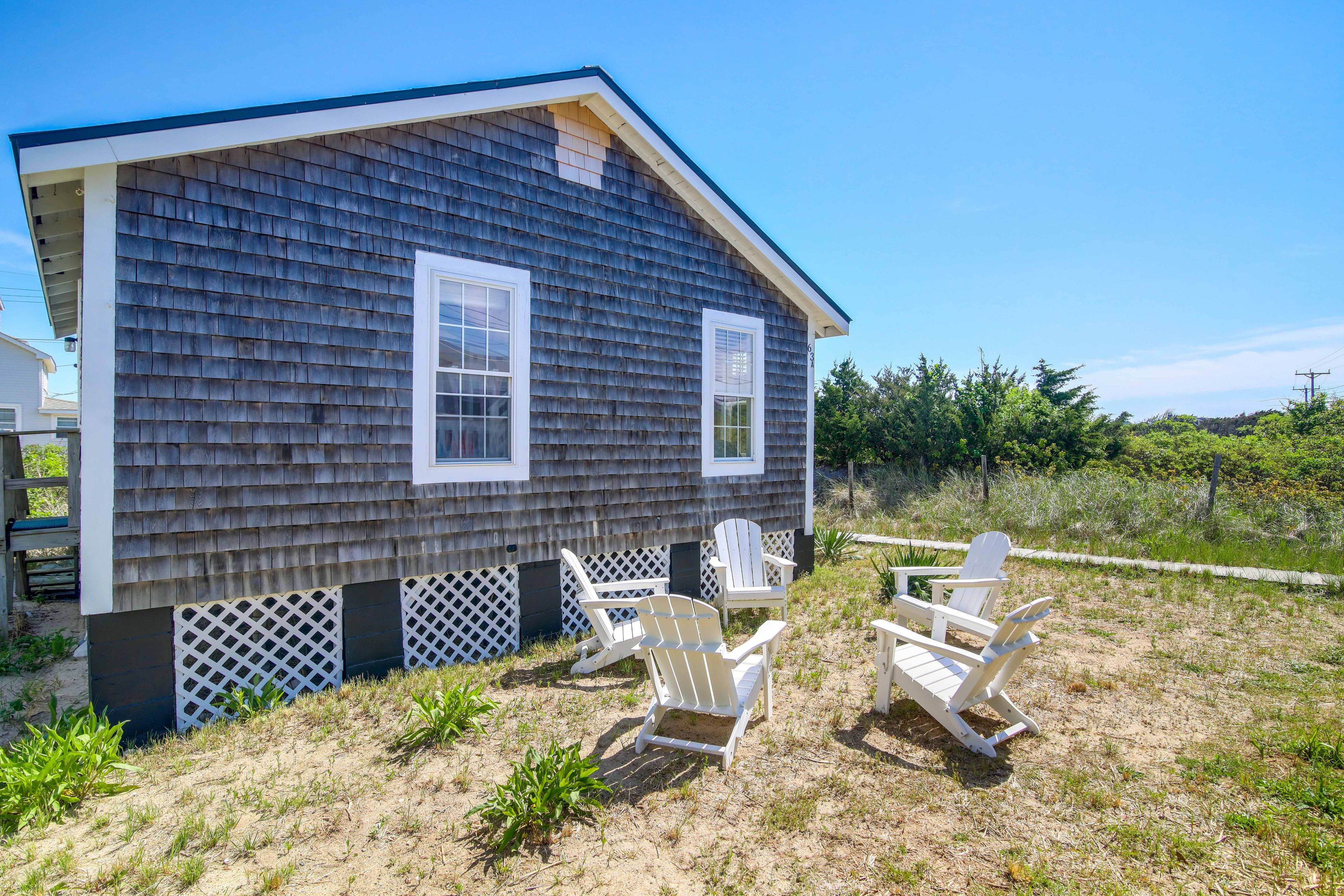 Backyard | Outdoor Seating