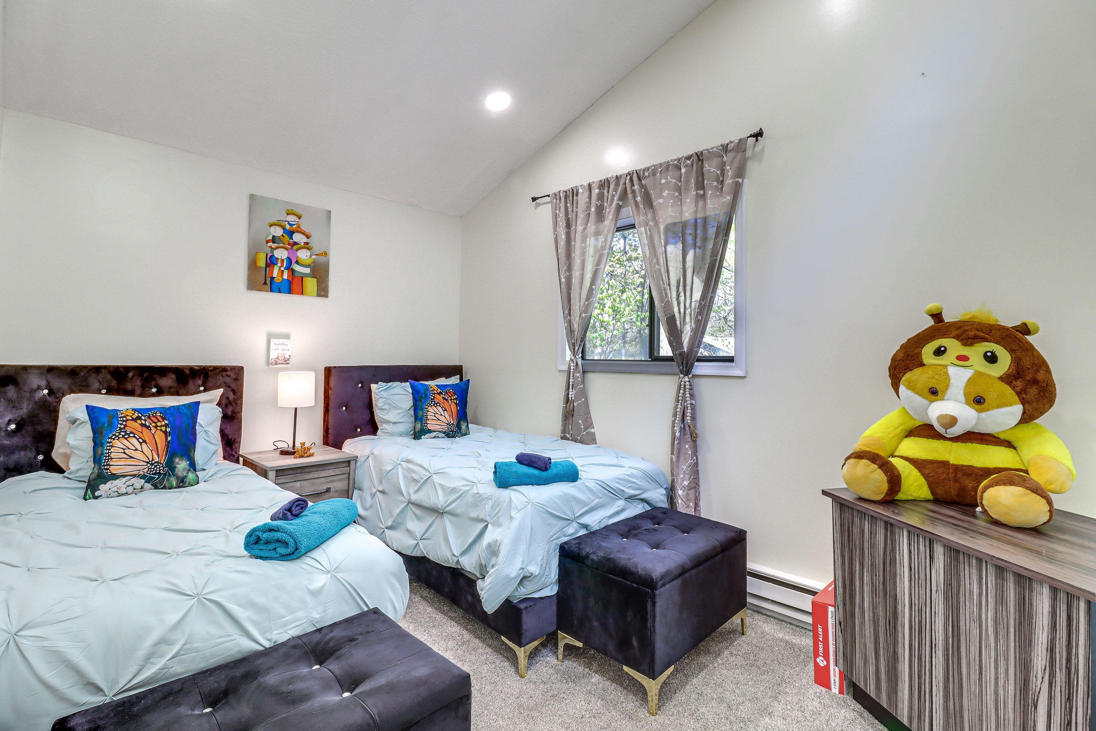 Bedroom 3 | 2nd Floor | 2 Twin Beds