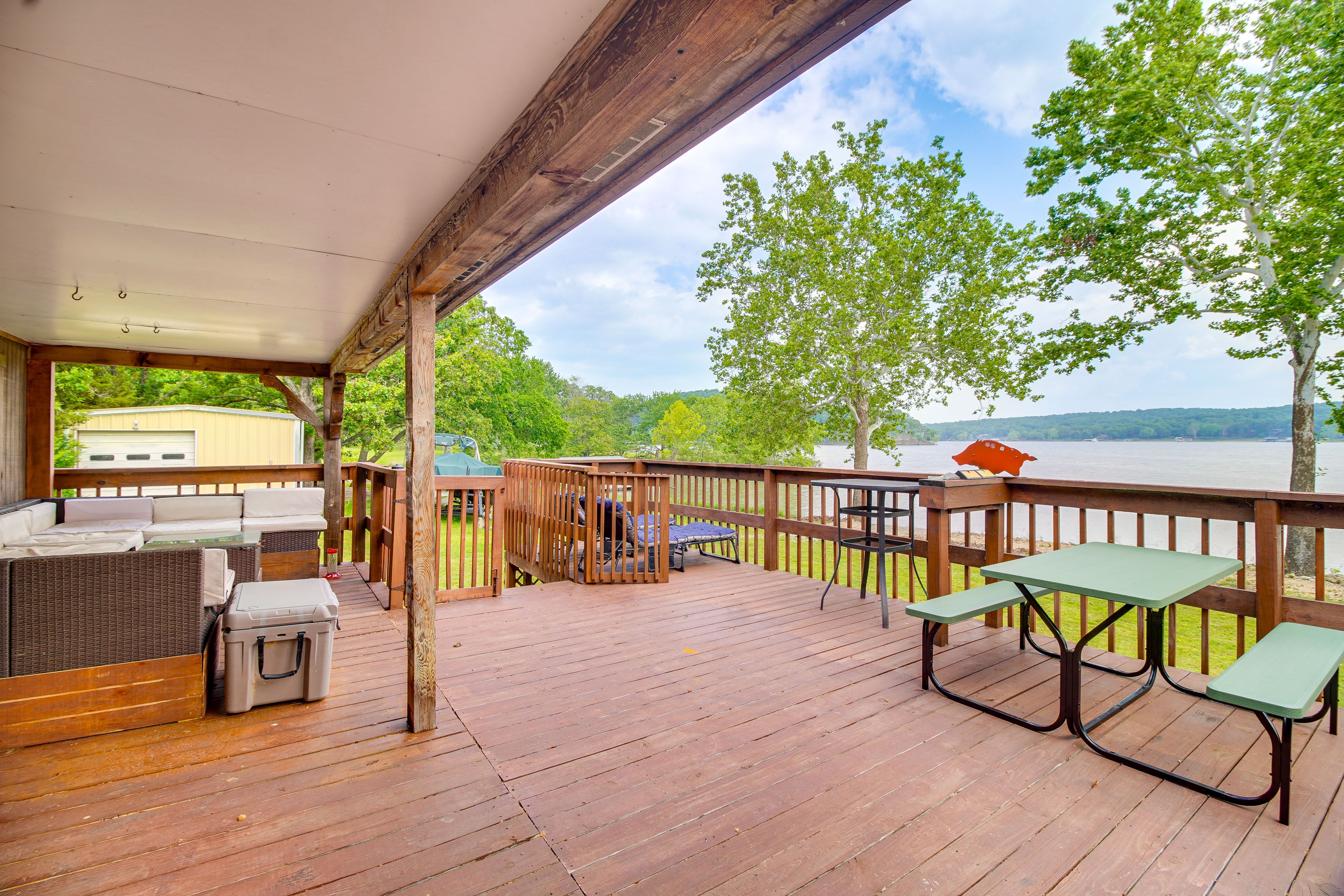 Deck | Grills | Outdoor Dining Areas | Lounge Seating | Water Views