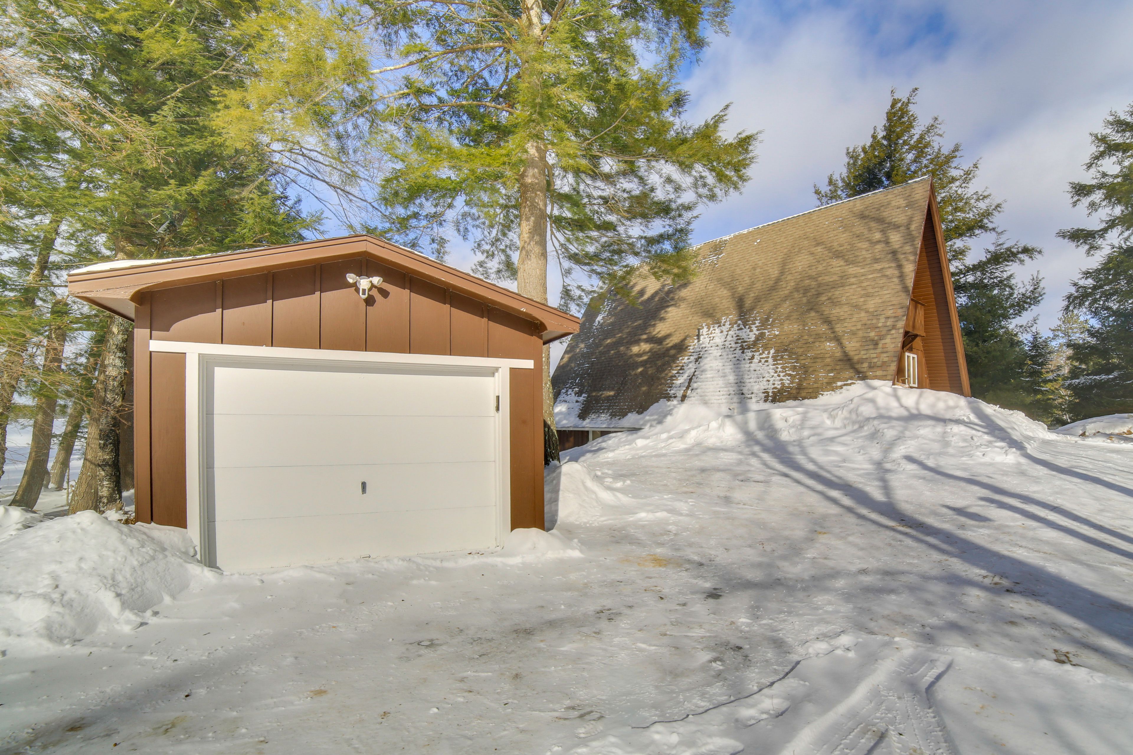 Parking | Driveway 3 Vehicles)