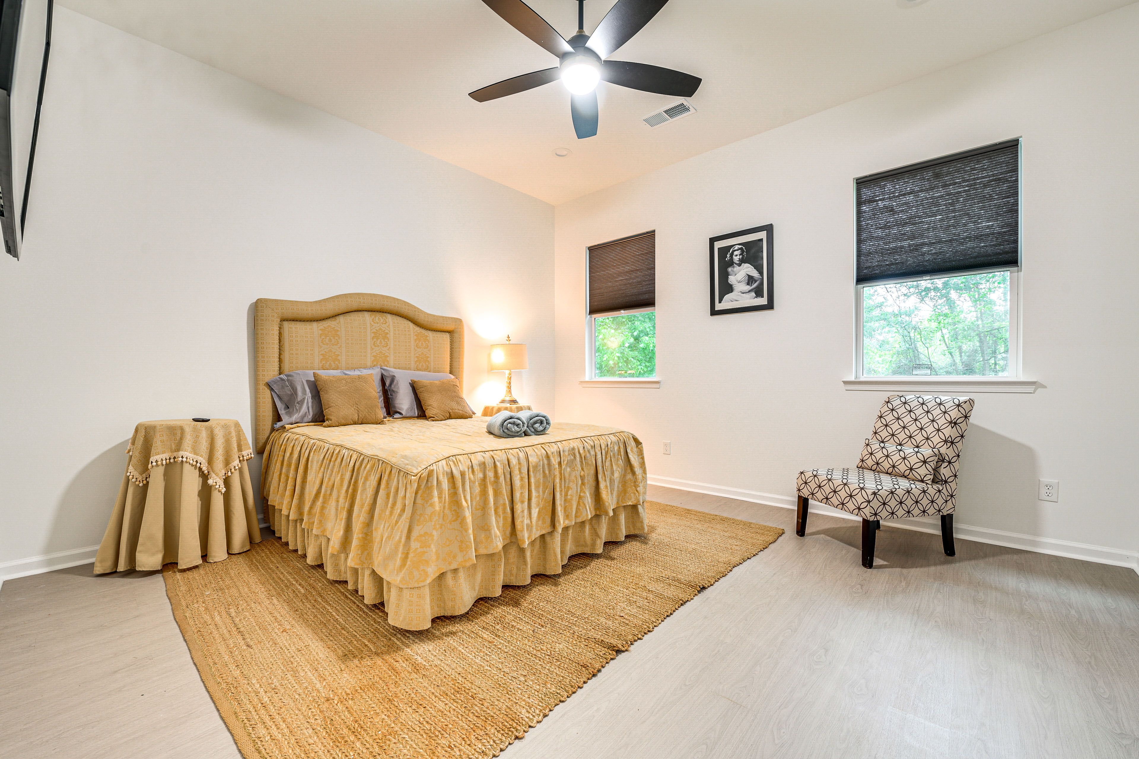 Bedroom 1 | Queen Bed | En-Suite Bathroom