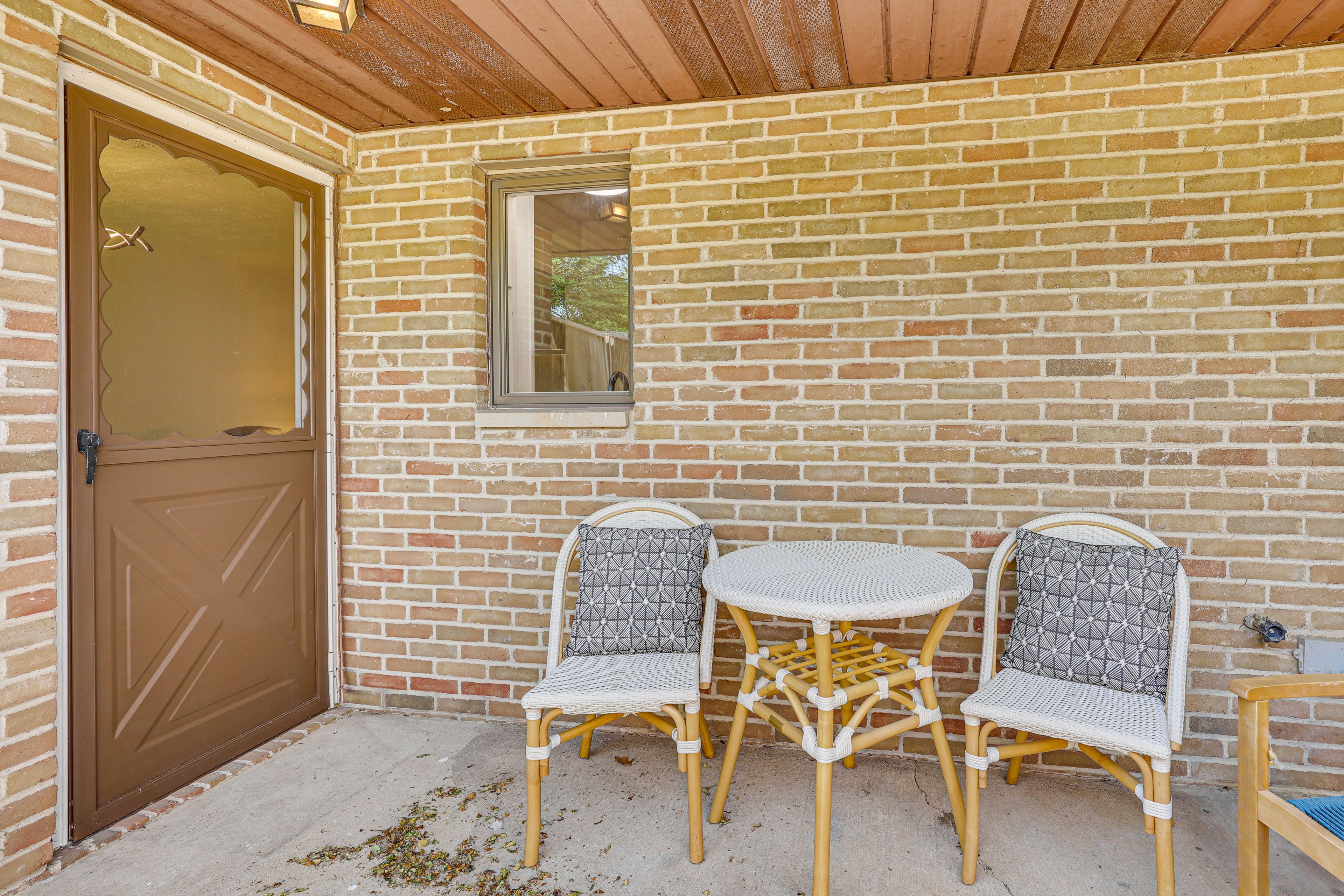 Townhome Exterior | Furnished Patio