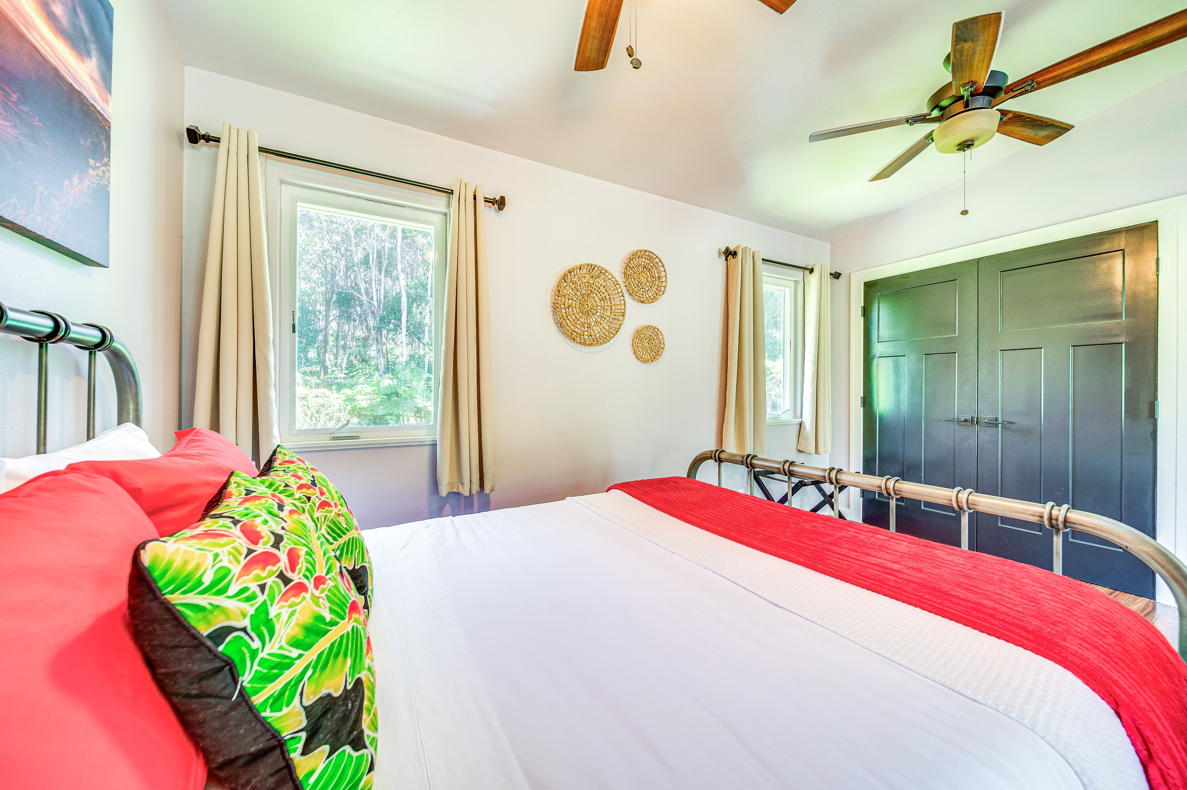 Bedroom | Queen Bed | Electric Heating | No A/C