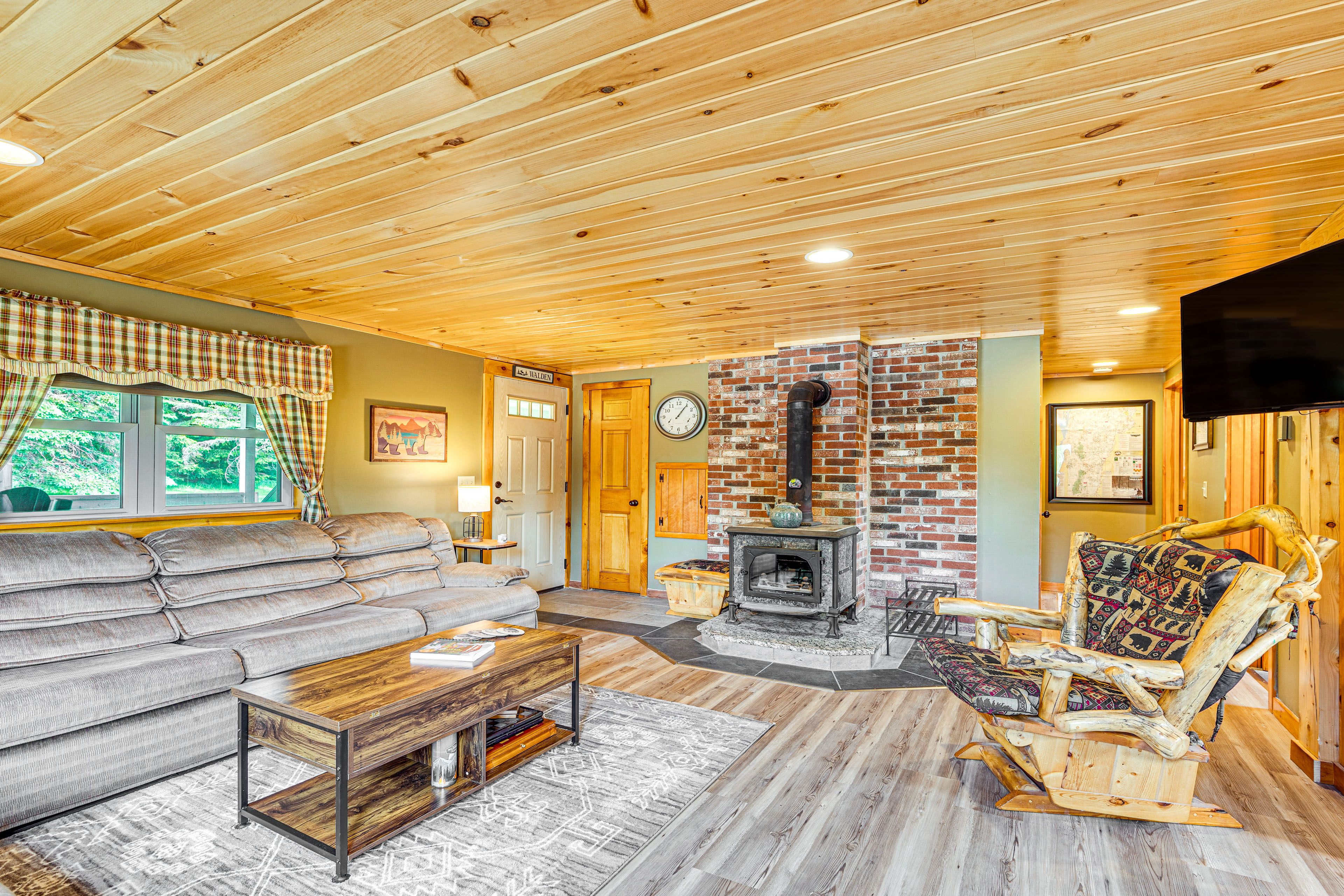 Living Room | Main Level | Free Wifi | Queen Sleeper Sofa