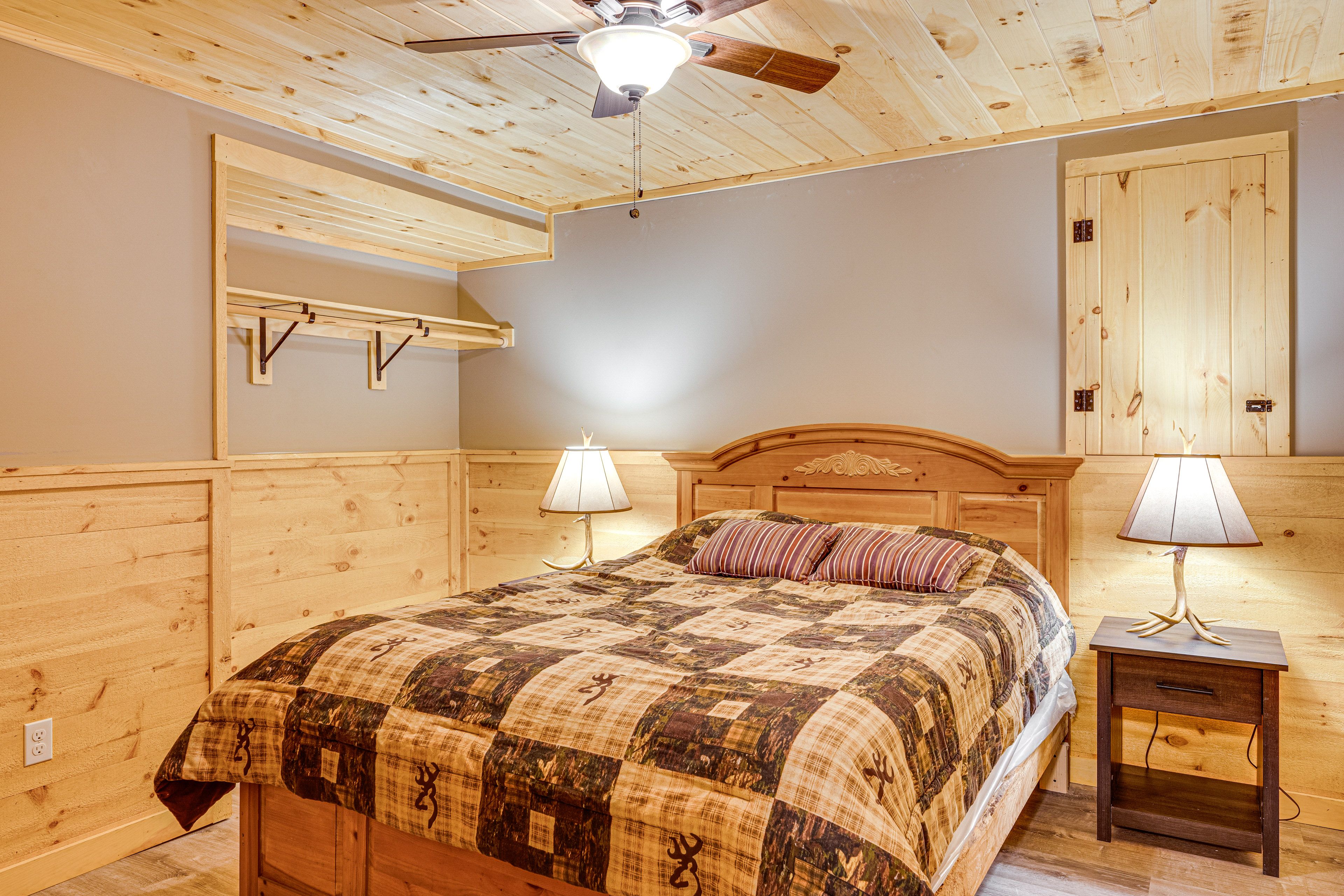 Bedroom 3 | Lower Level | Queen Bed