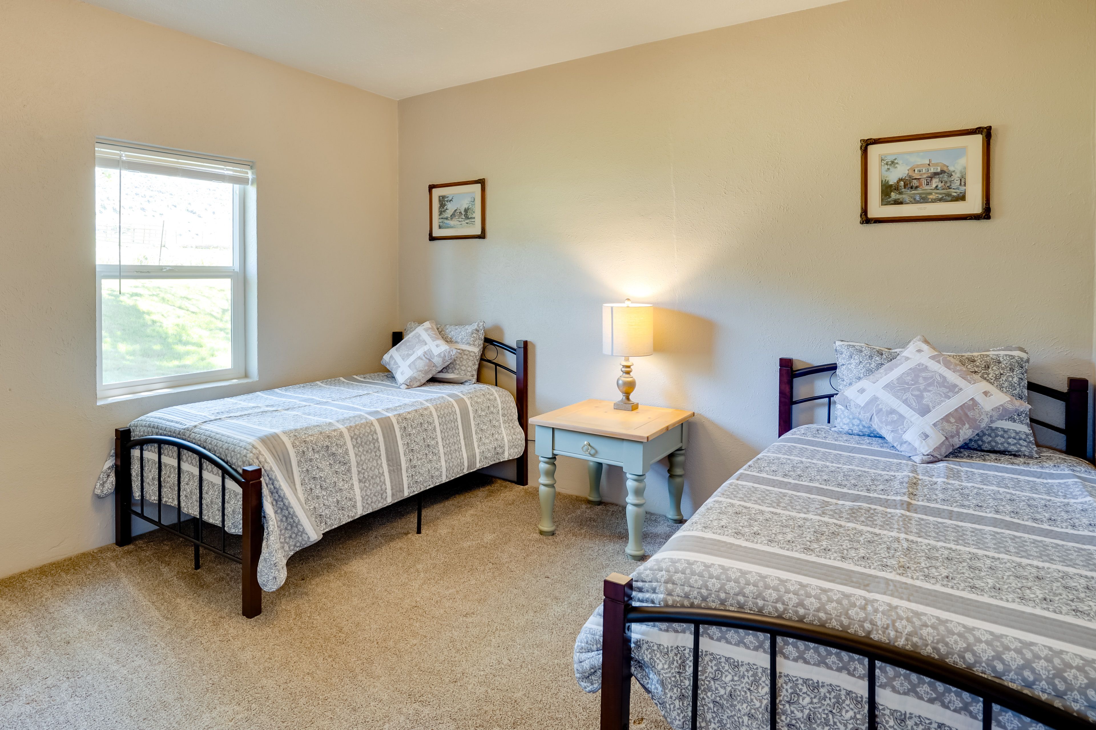Bedroom 2 | 2 Twin Beds