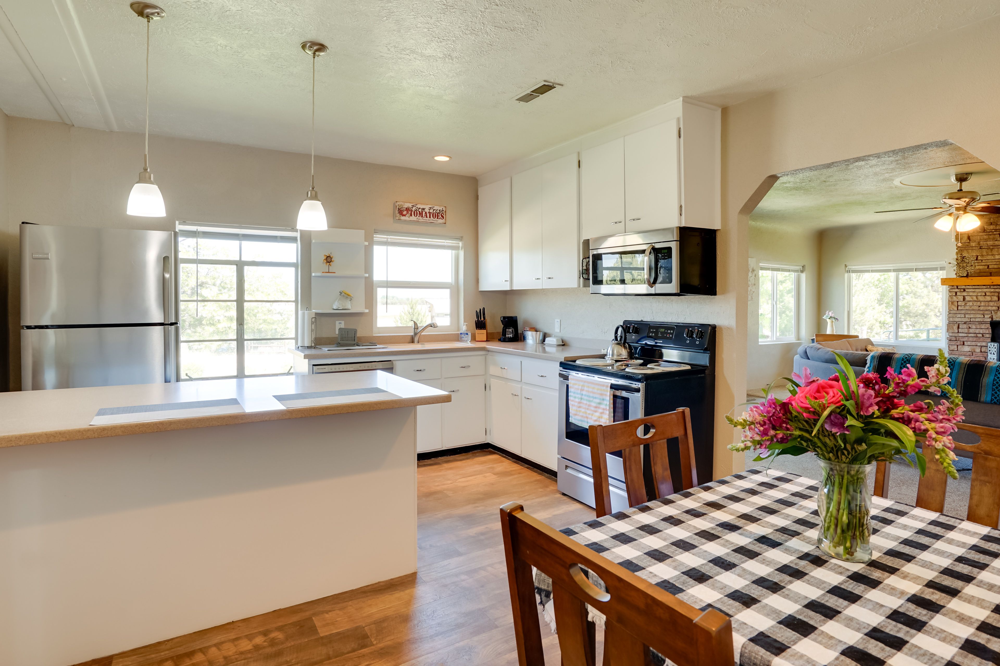 Emmett Vacation Rental | 2BR | 1BA | 1,110 Sq Ft | 3 Steps to Enter