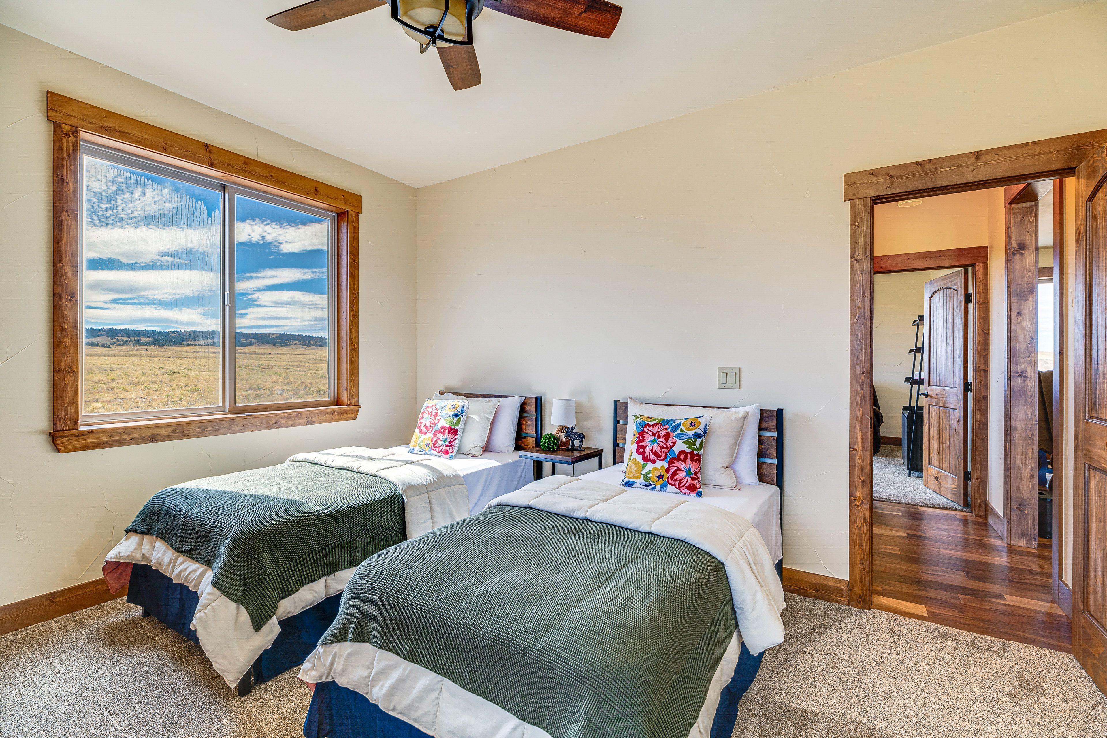 Bedroom 2 | 2 Twin Beds