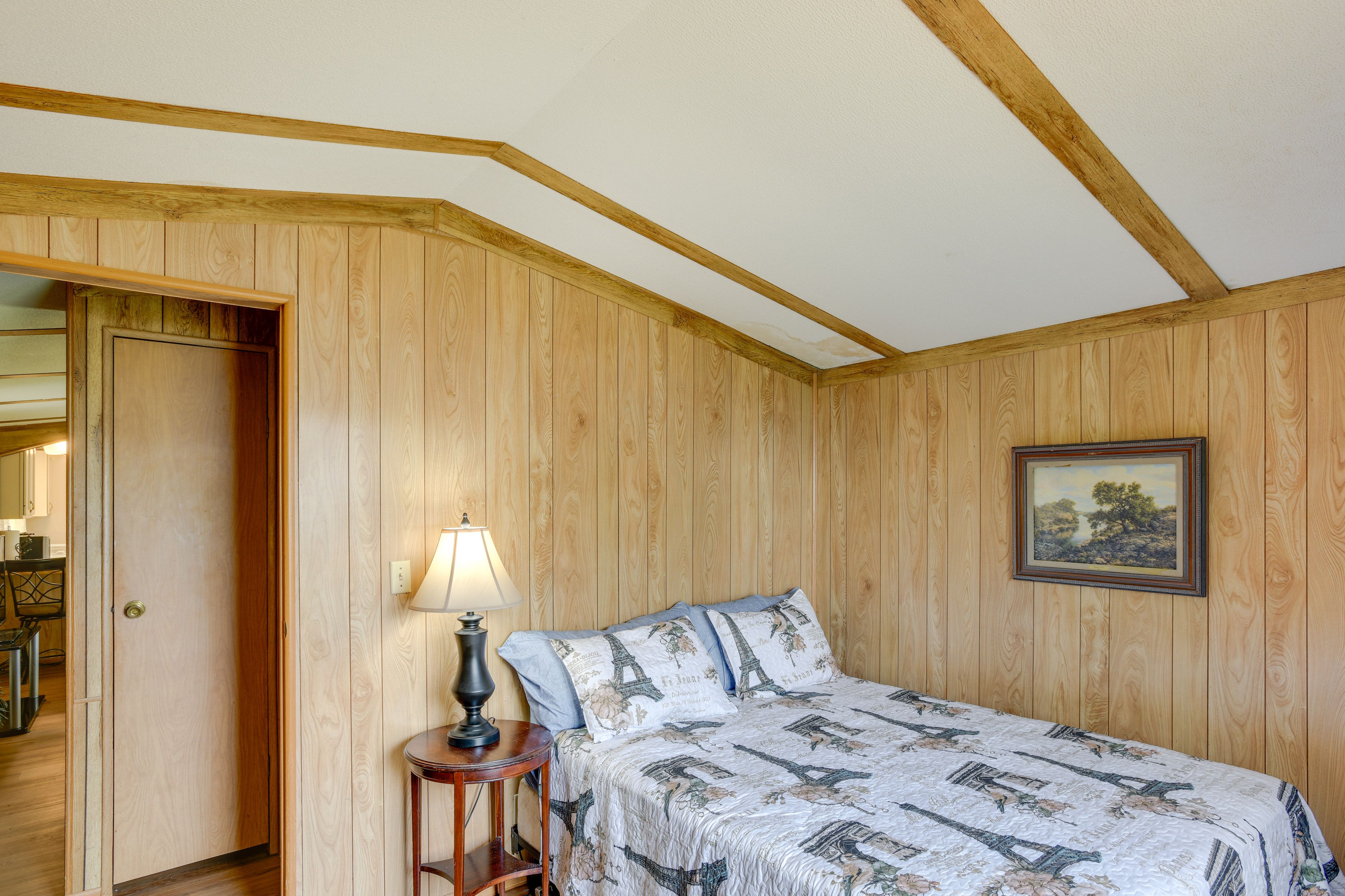 Bedroom 2 | Queen Bed | Linens Provided