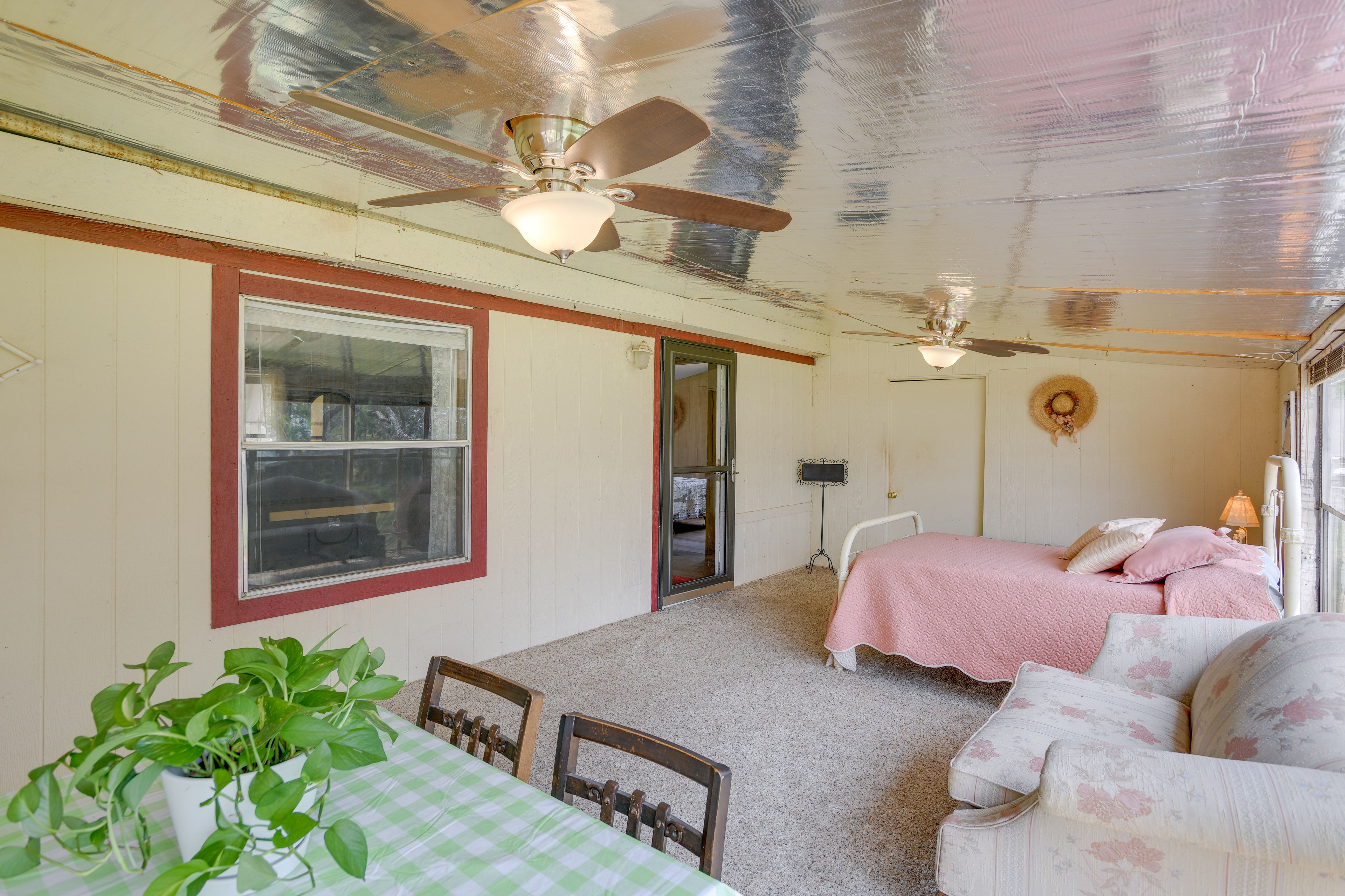 Enclosed Porch | Full Bed