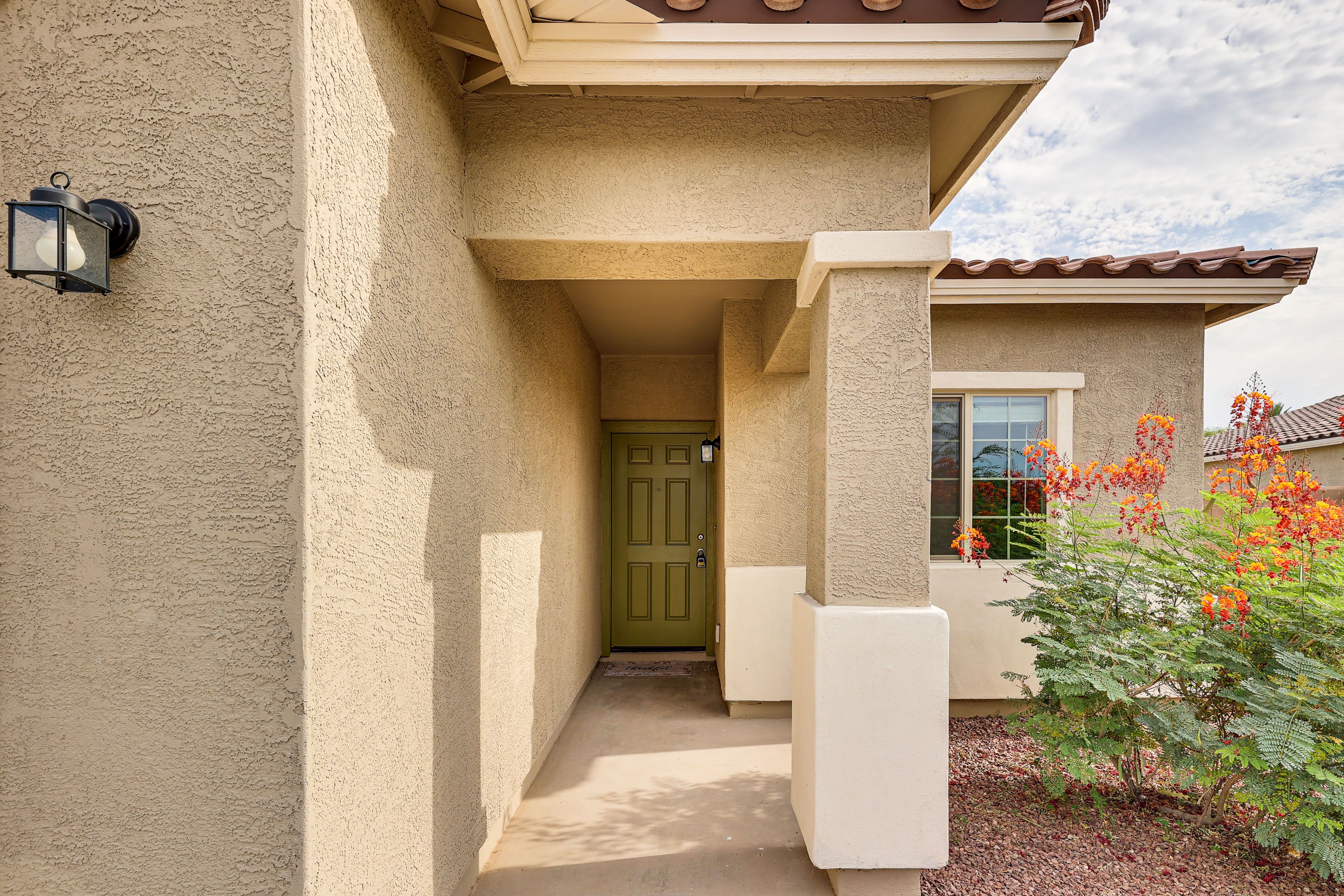Exterior Entrance | Lockbox | Step-Free Entry