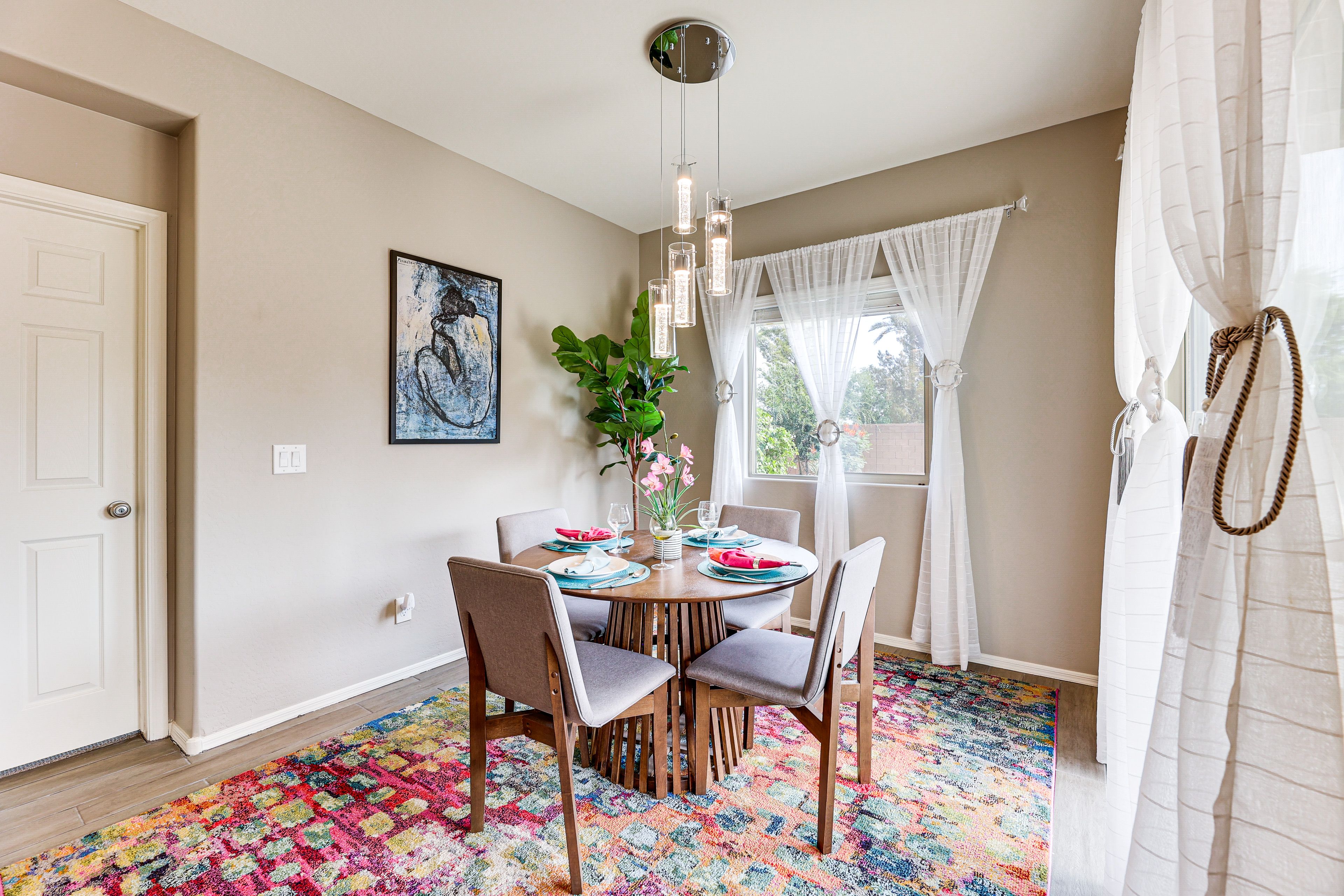 Dining Room | Dishware & Flatware Provided