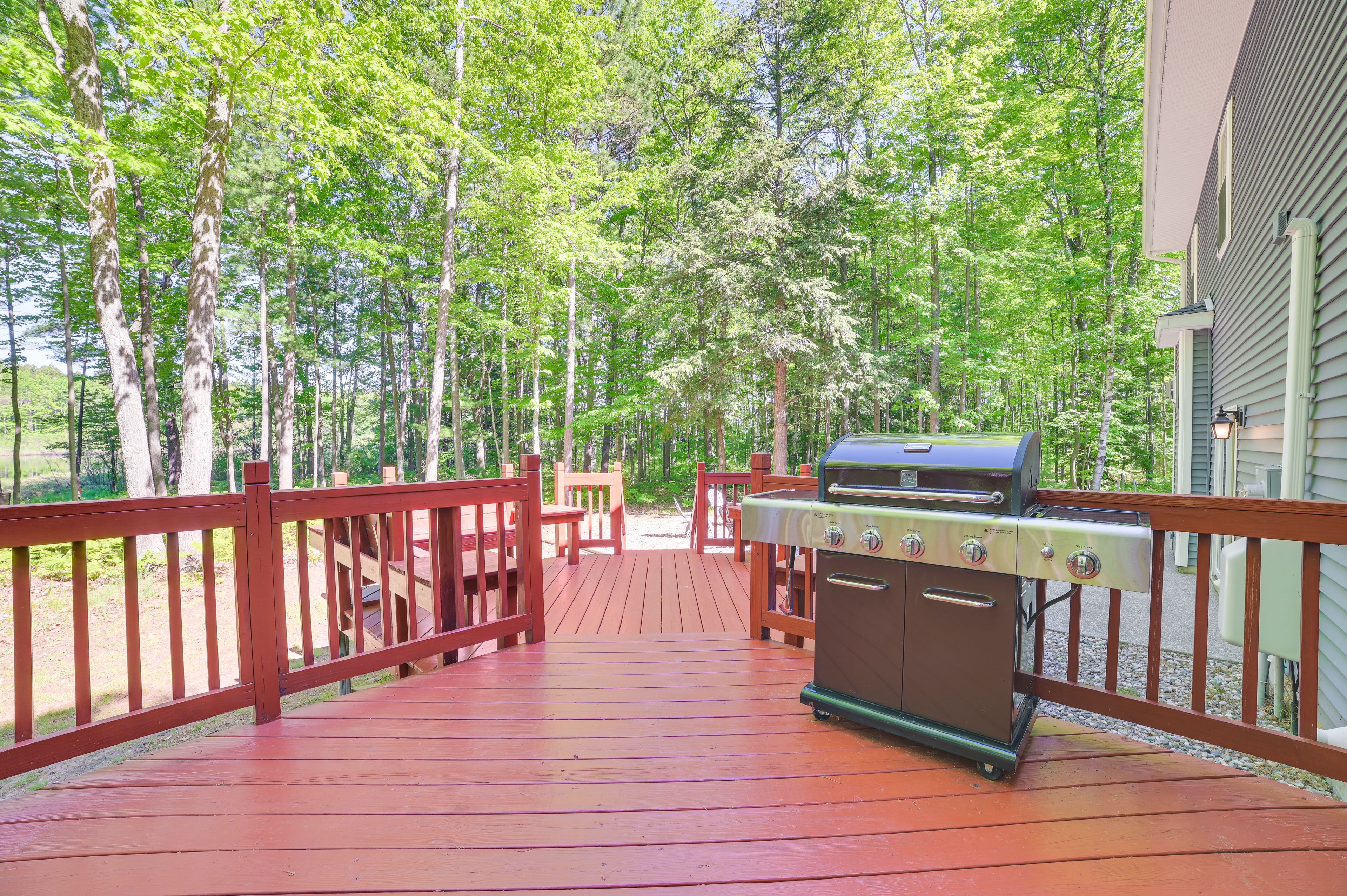 Private Deck | Gas Grill
