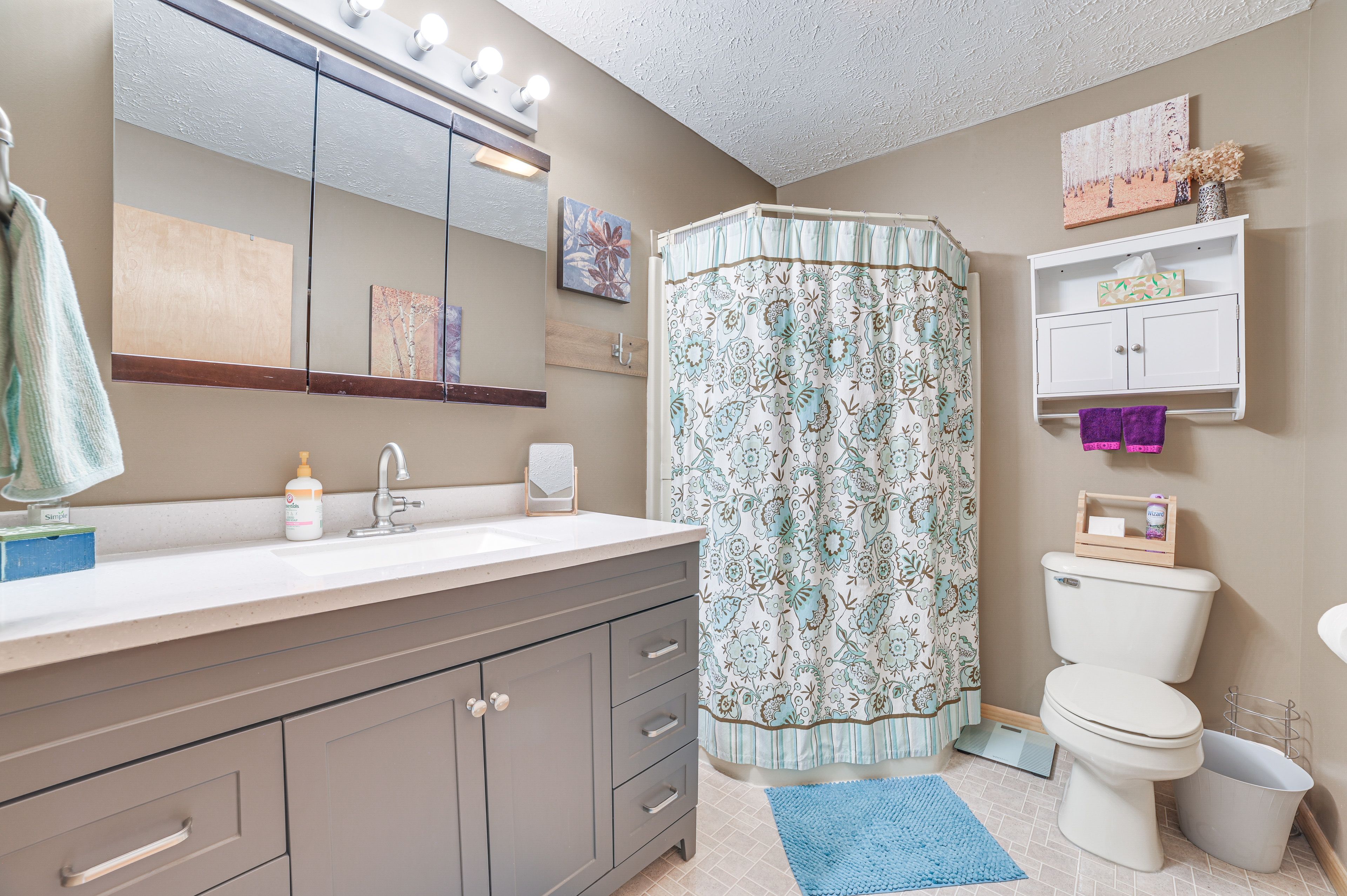 Bathroom | 2nd Floor