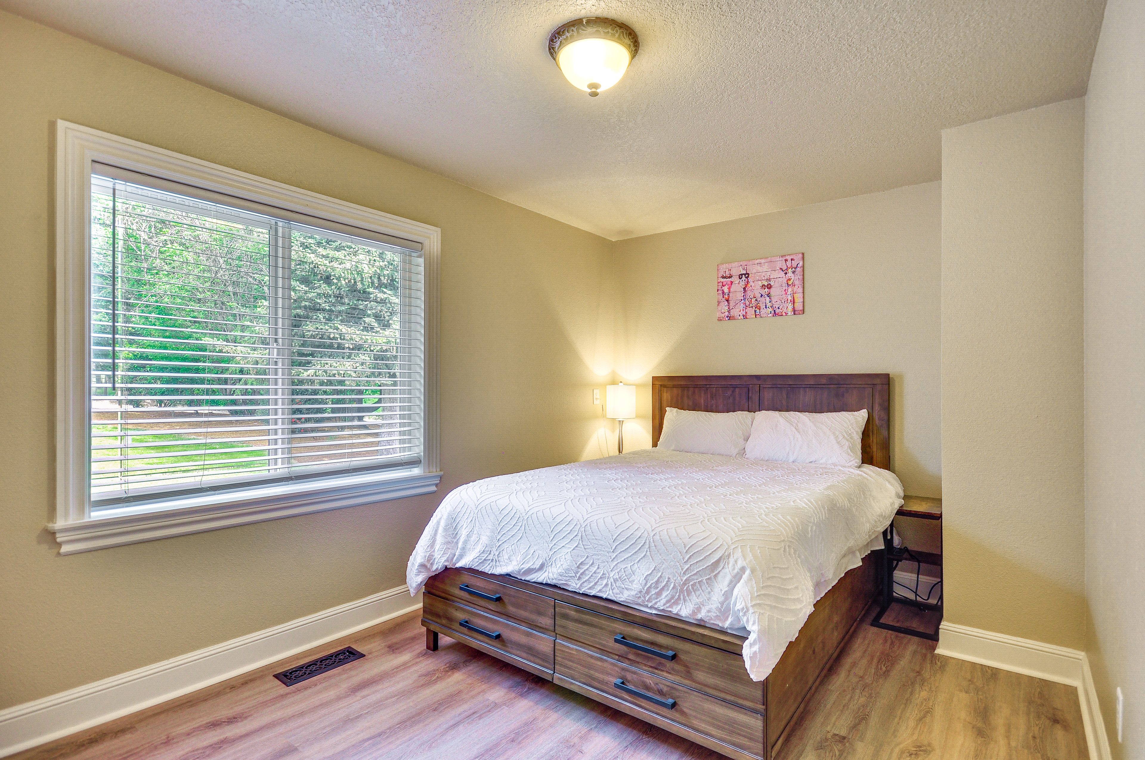 Bedroom 6 | Queen Bed | Lower Level
