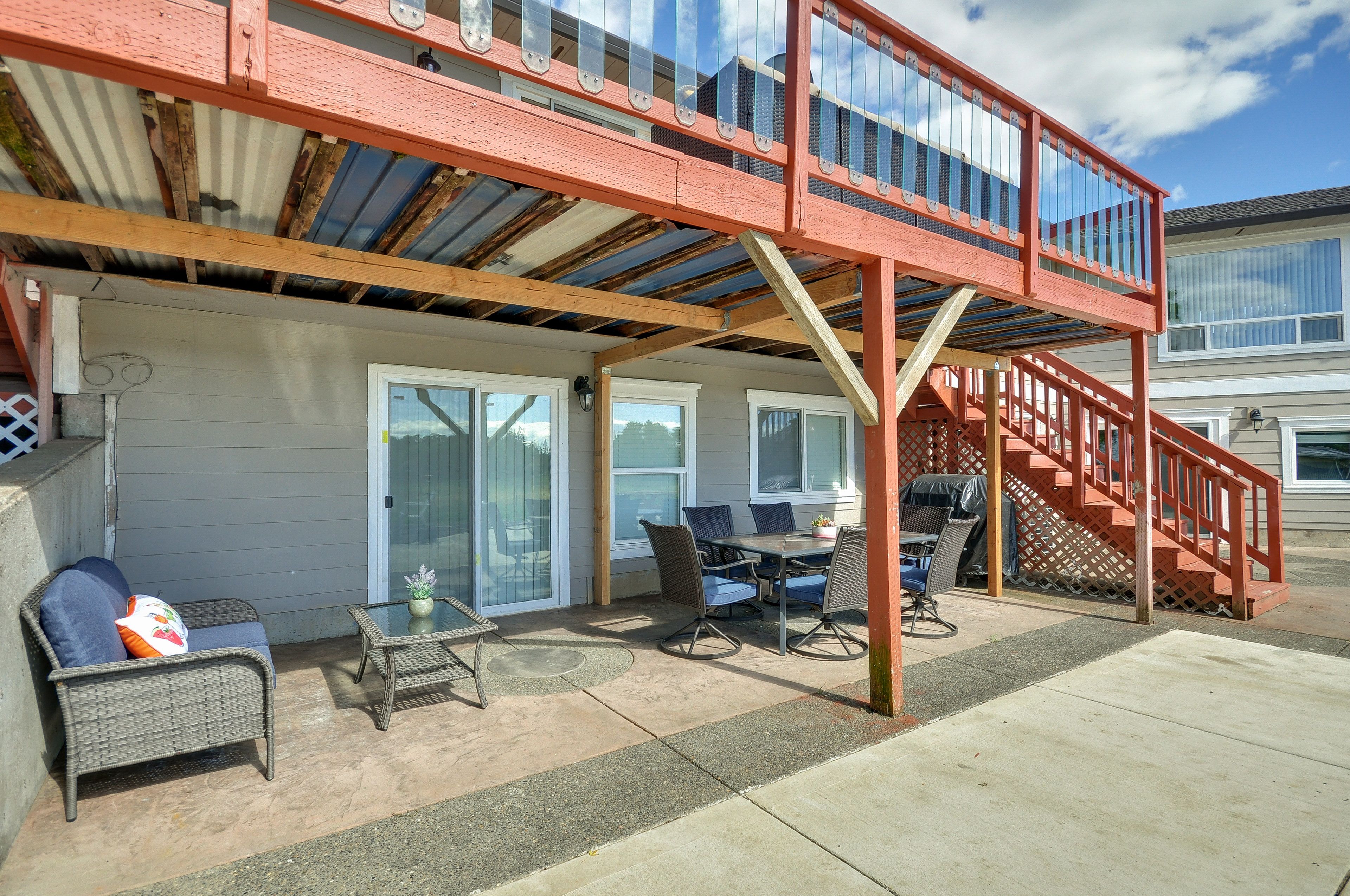 Patio | Hot Tub | Fire Pit | Gas Grill (Propane Provided)