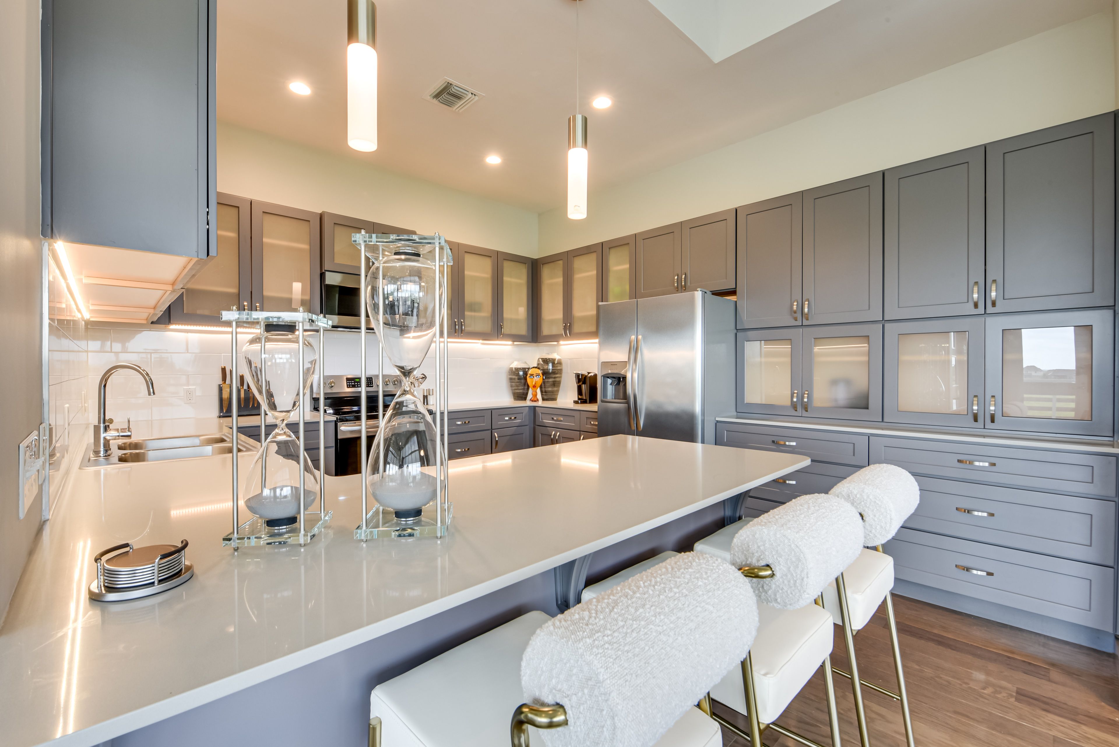 Kitchen | Keurig Coffee Maker | Dishwasher | Cooking Utensils