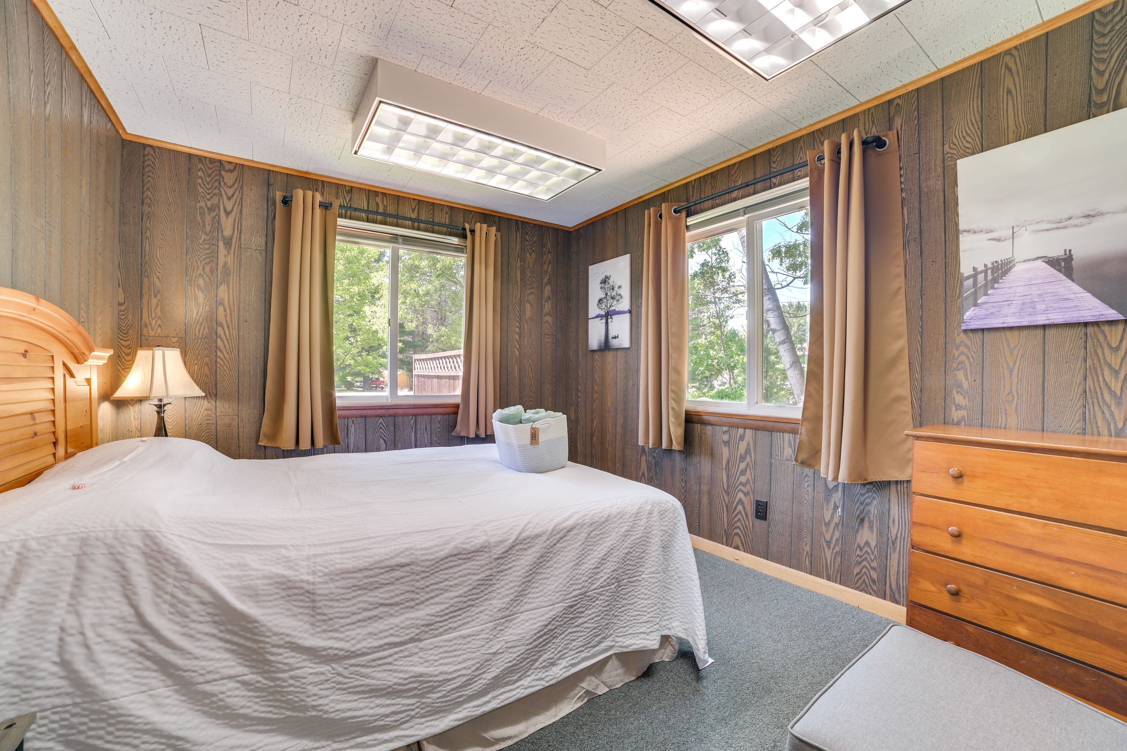 Bedroom 3 | Queen Bed