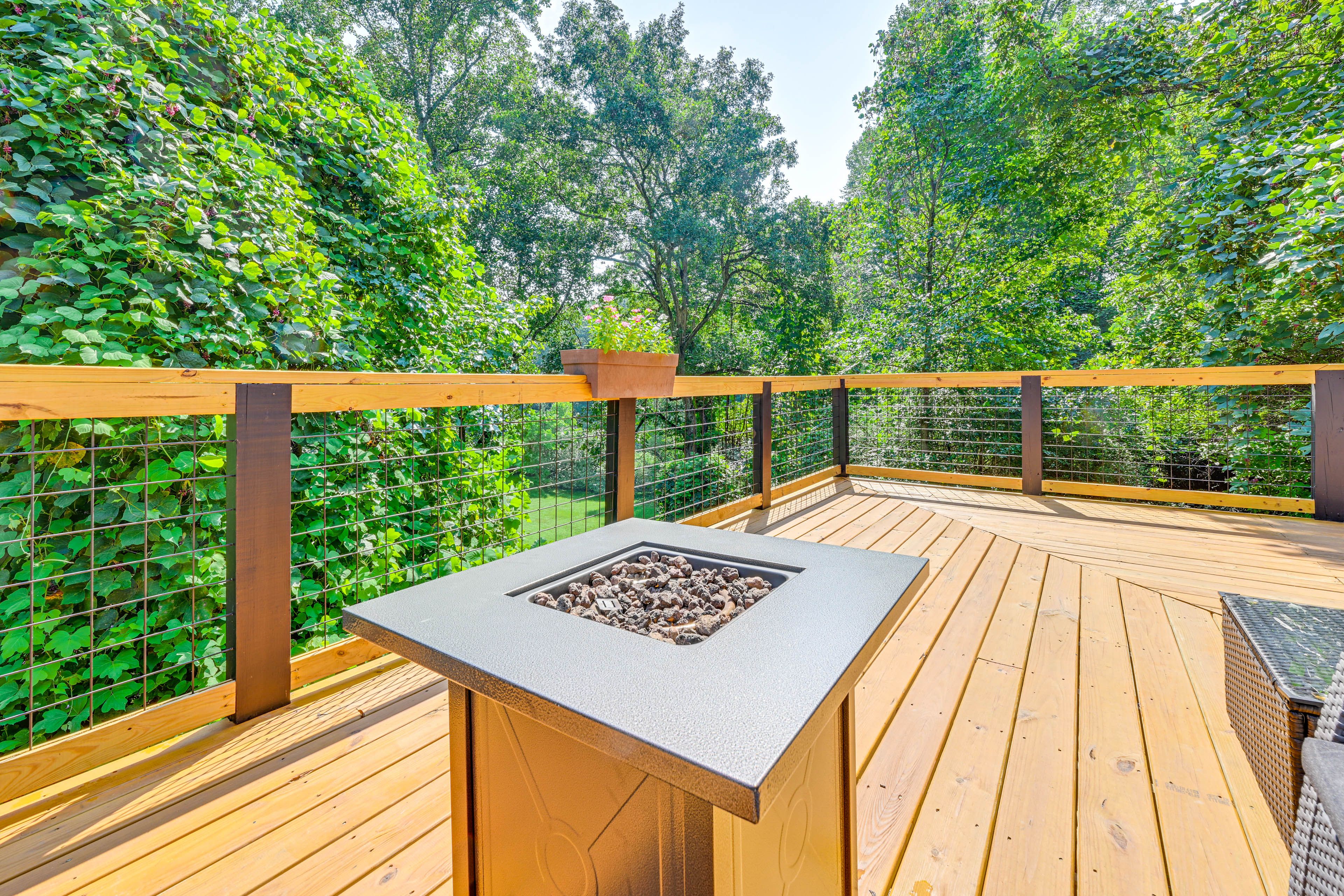 Fire Pit Table | Outdoor Seating