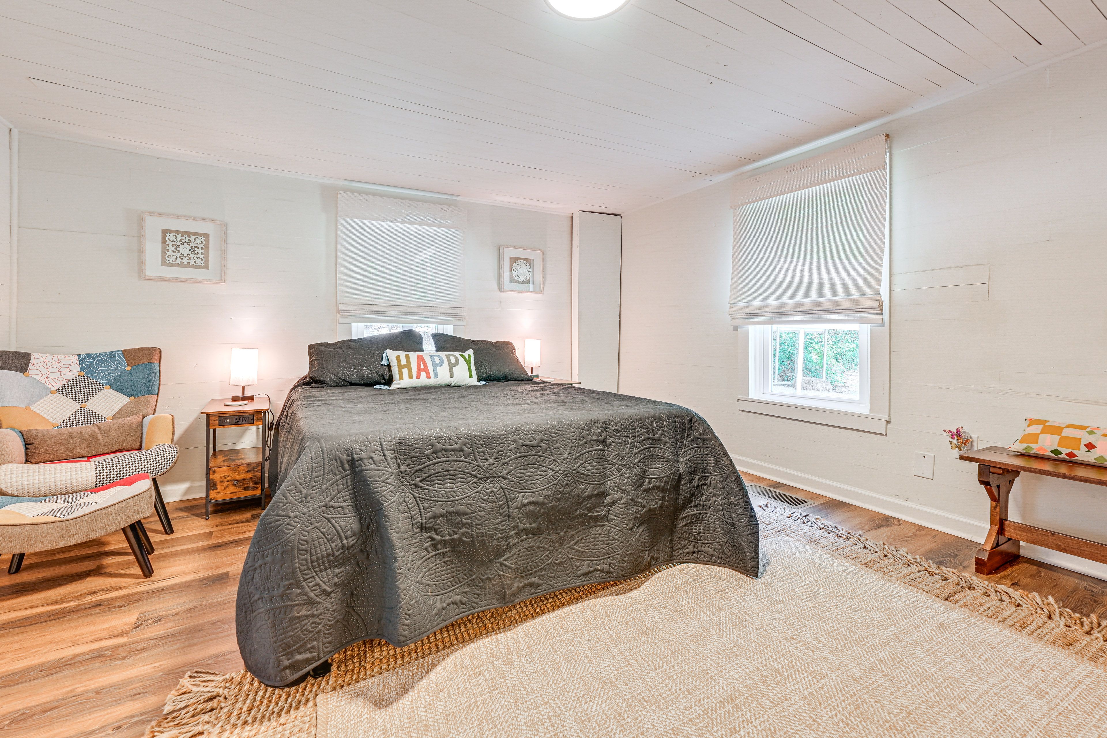 Bedroom 1 | Queen Bed | Smart TV | Linens Provided