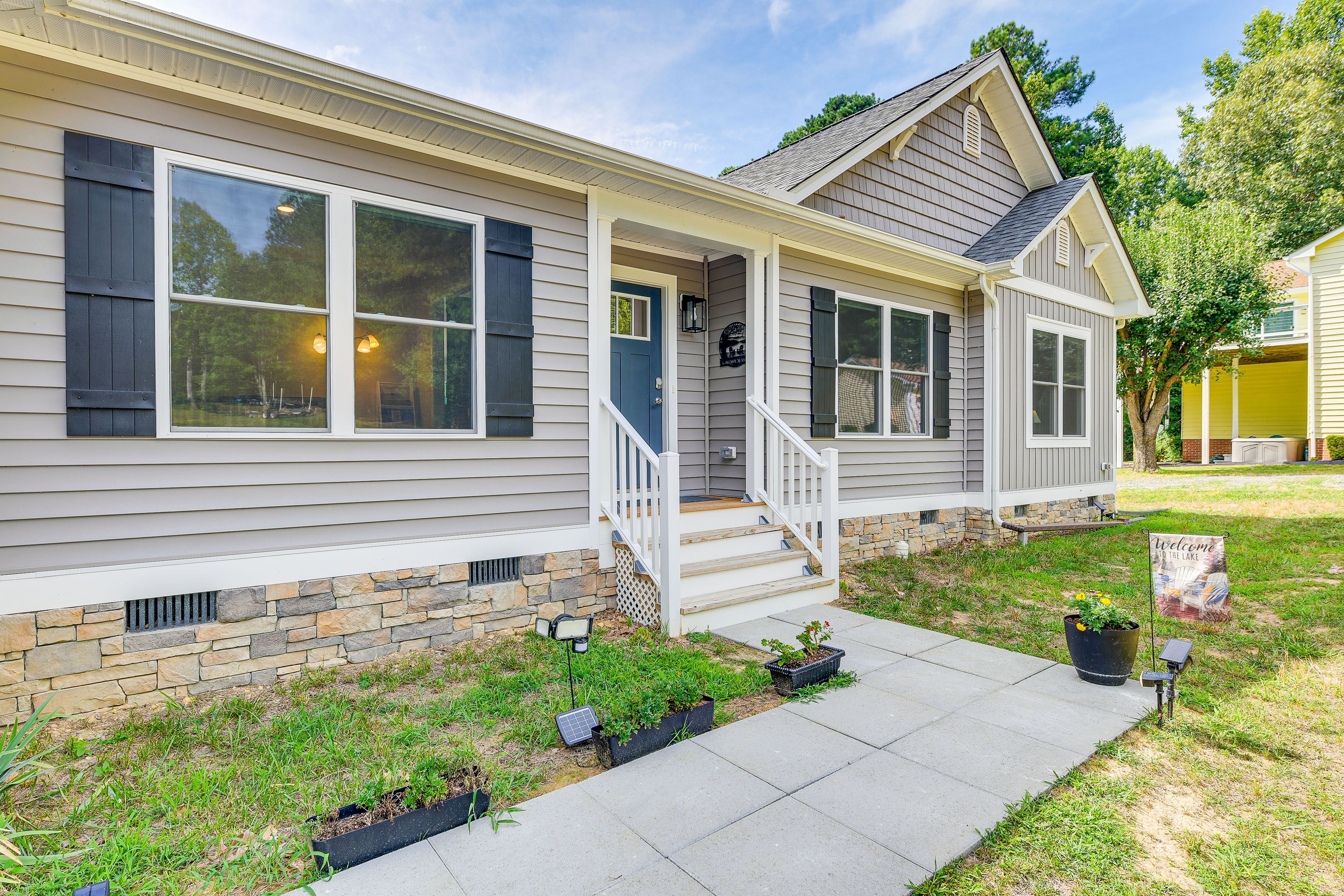 House Exterior | Keyless Entry