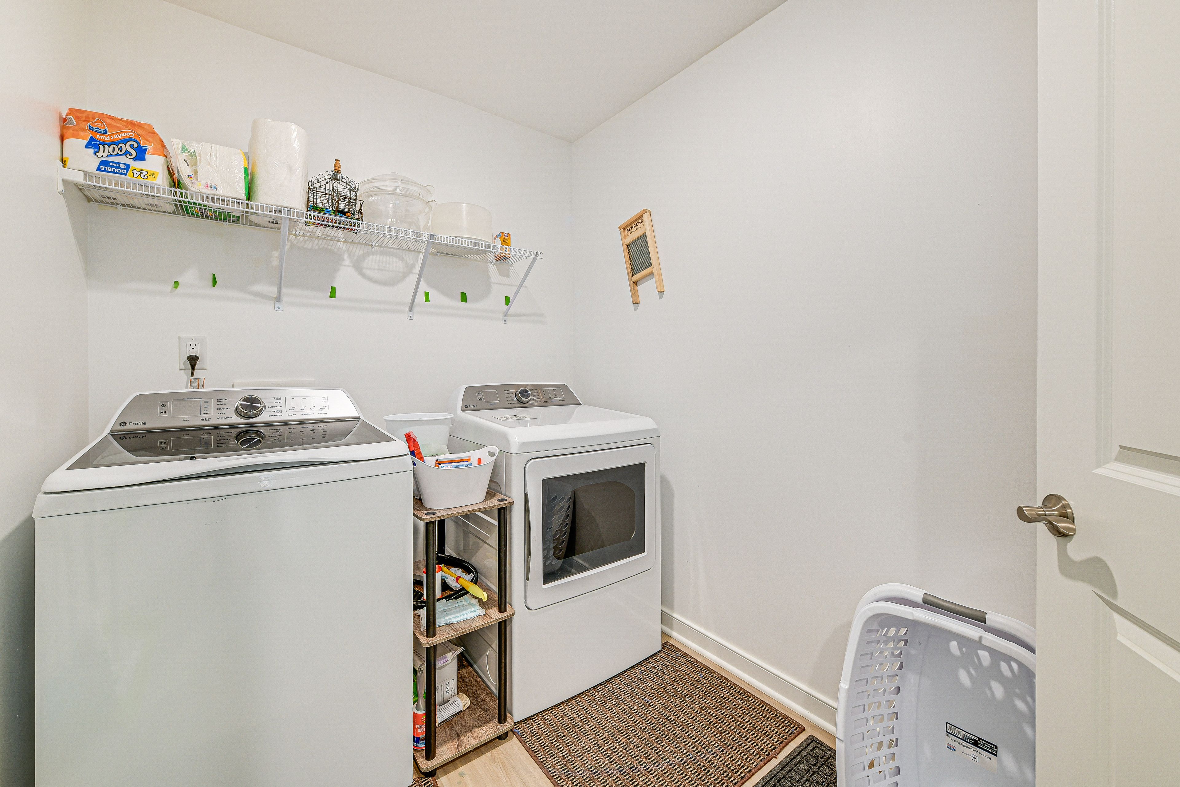 Laundry | Detergent Provided