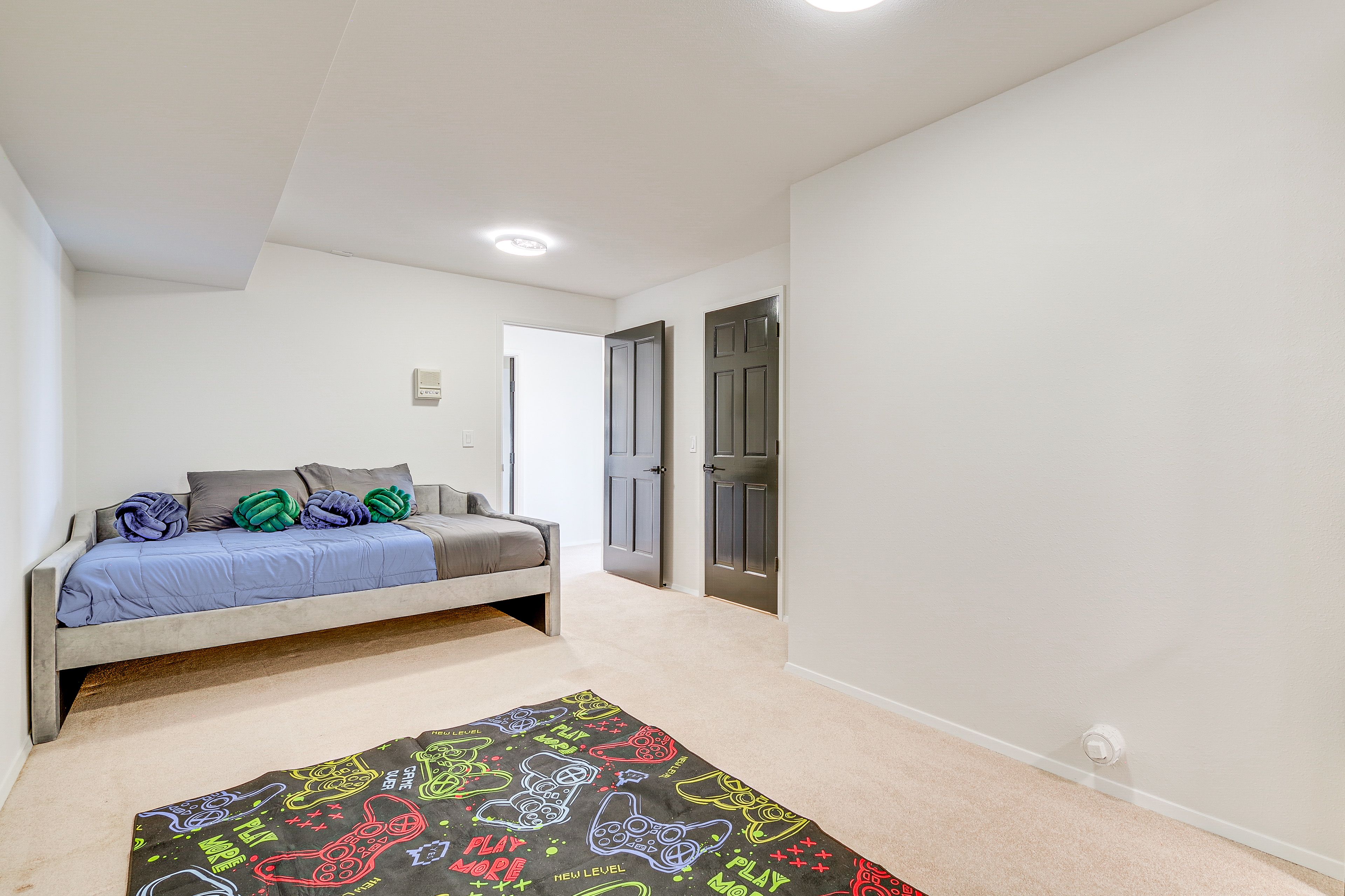 Sleeping Nook | Full Daybed | 1st Floor