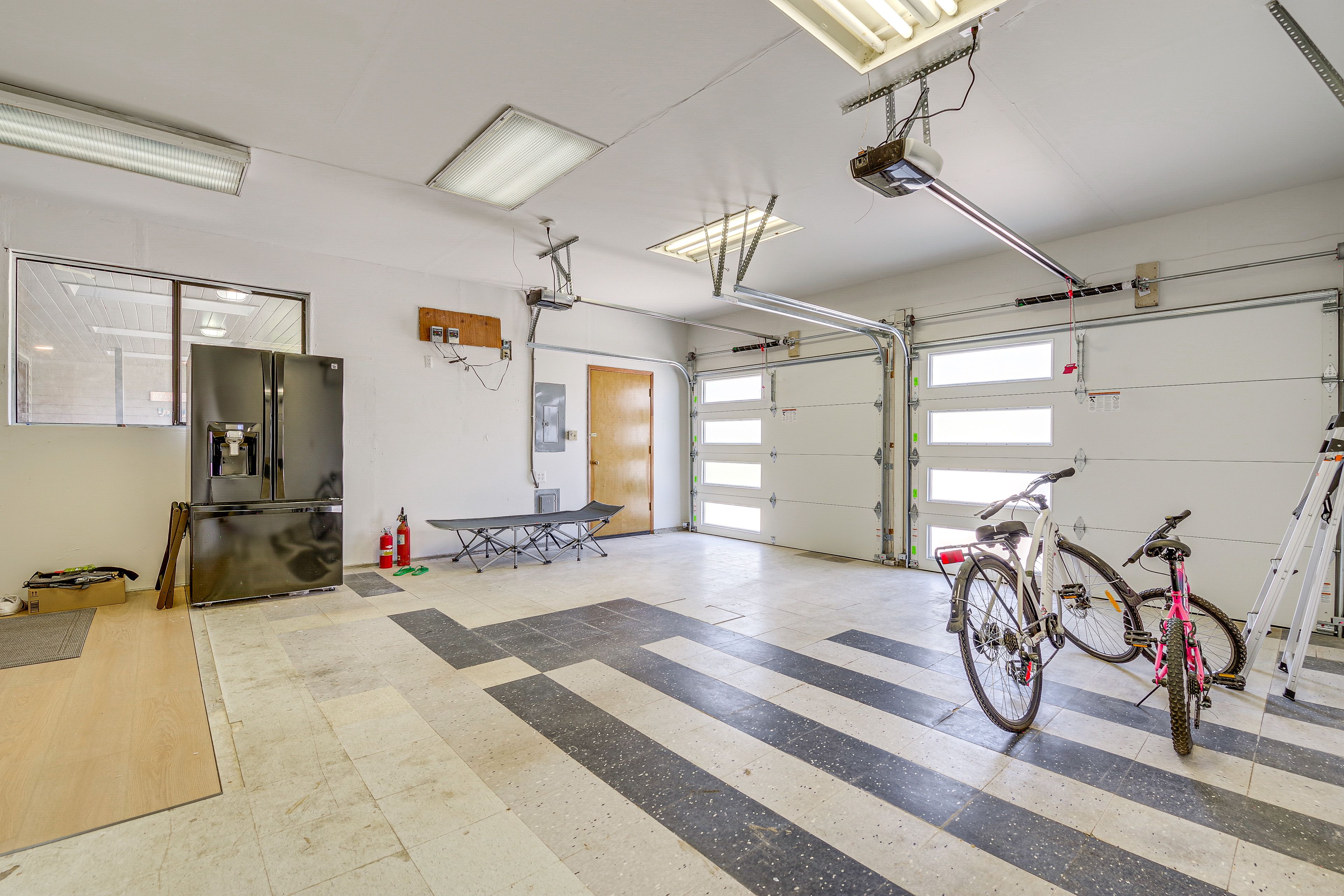 Parking | Garage (2 Vehicles)