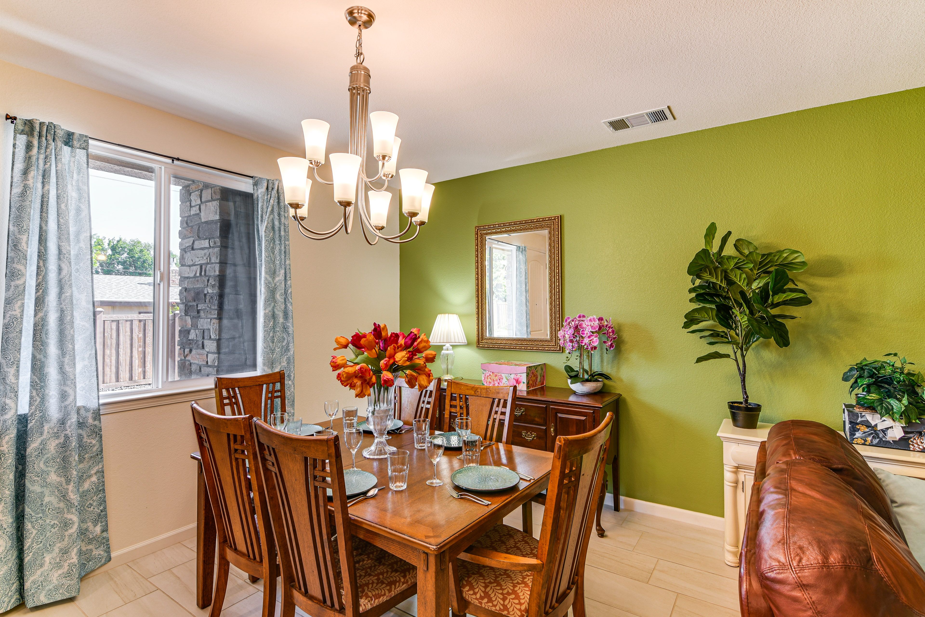 Dining Area | Dishware & Flatware Provided | 1st Floor