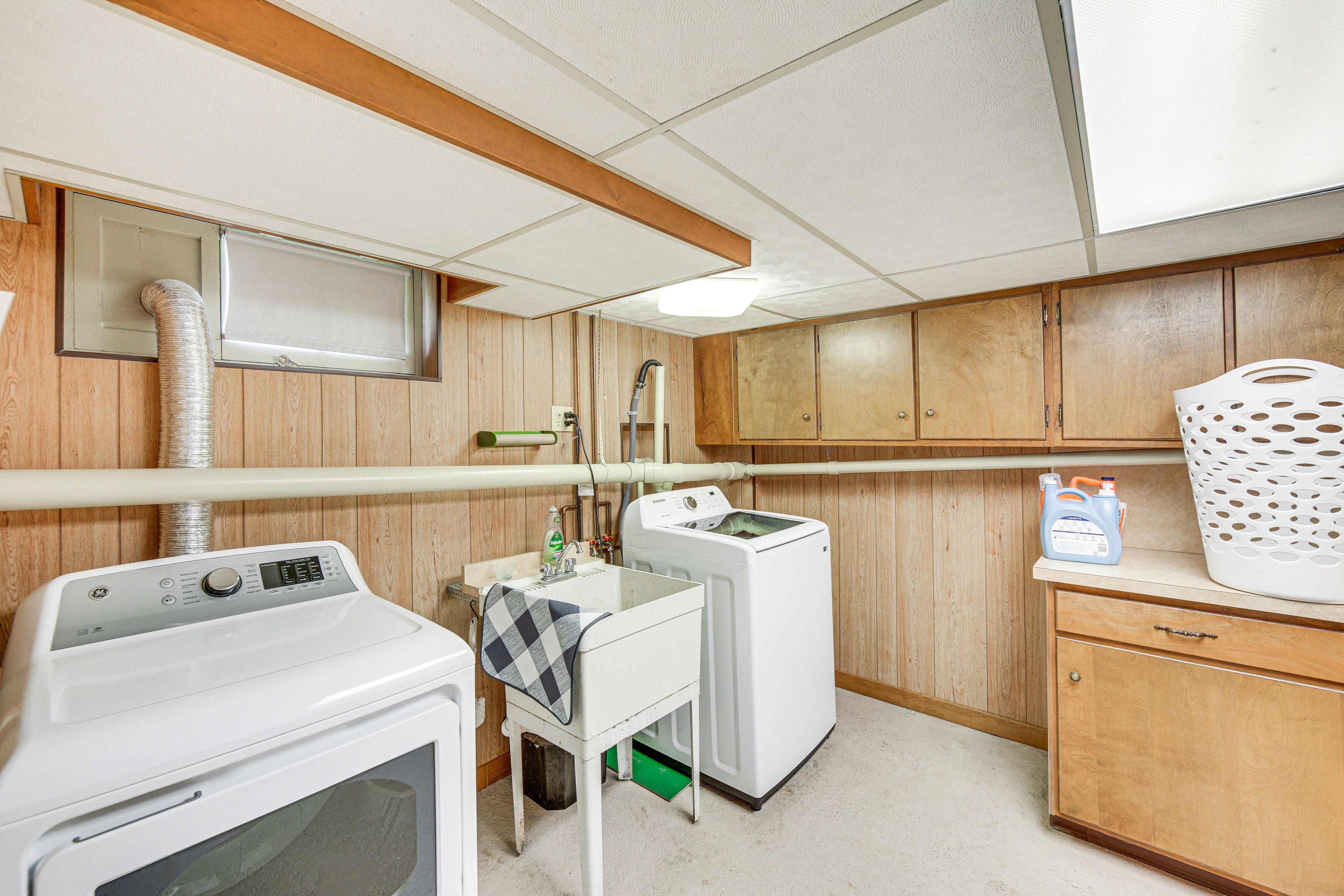 Laundry Room | Basement Floor