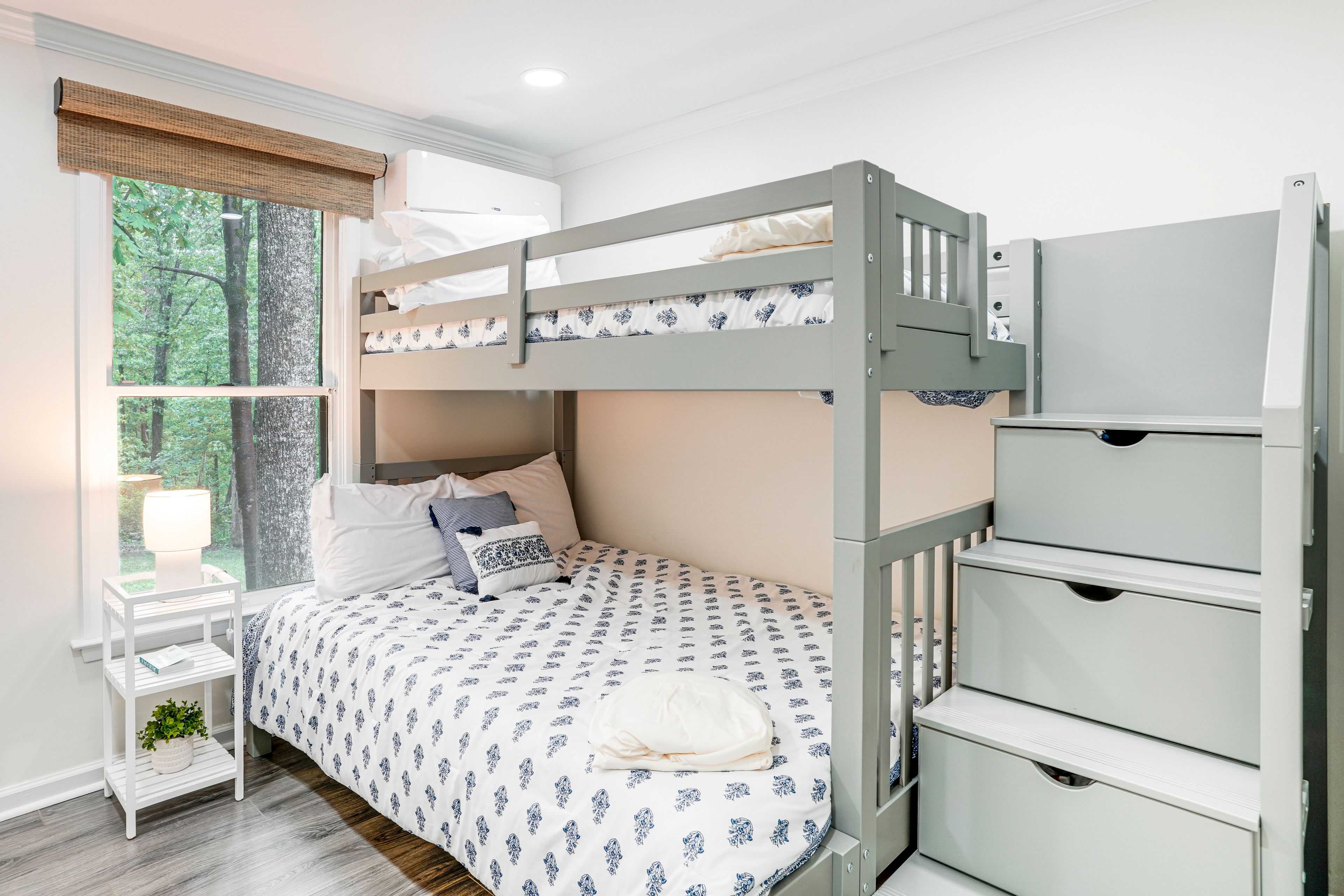 Bedroom 3 | Twin/Full Bunk Bed