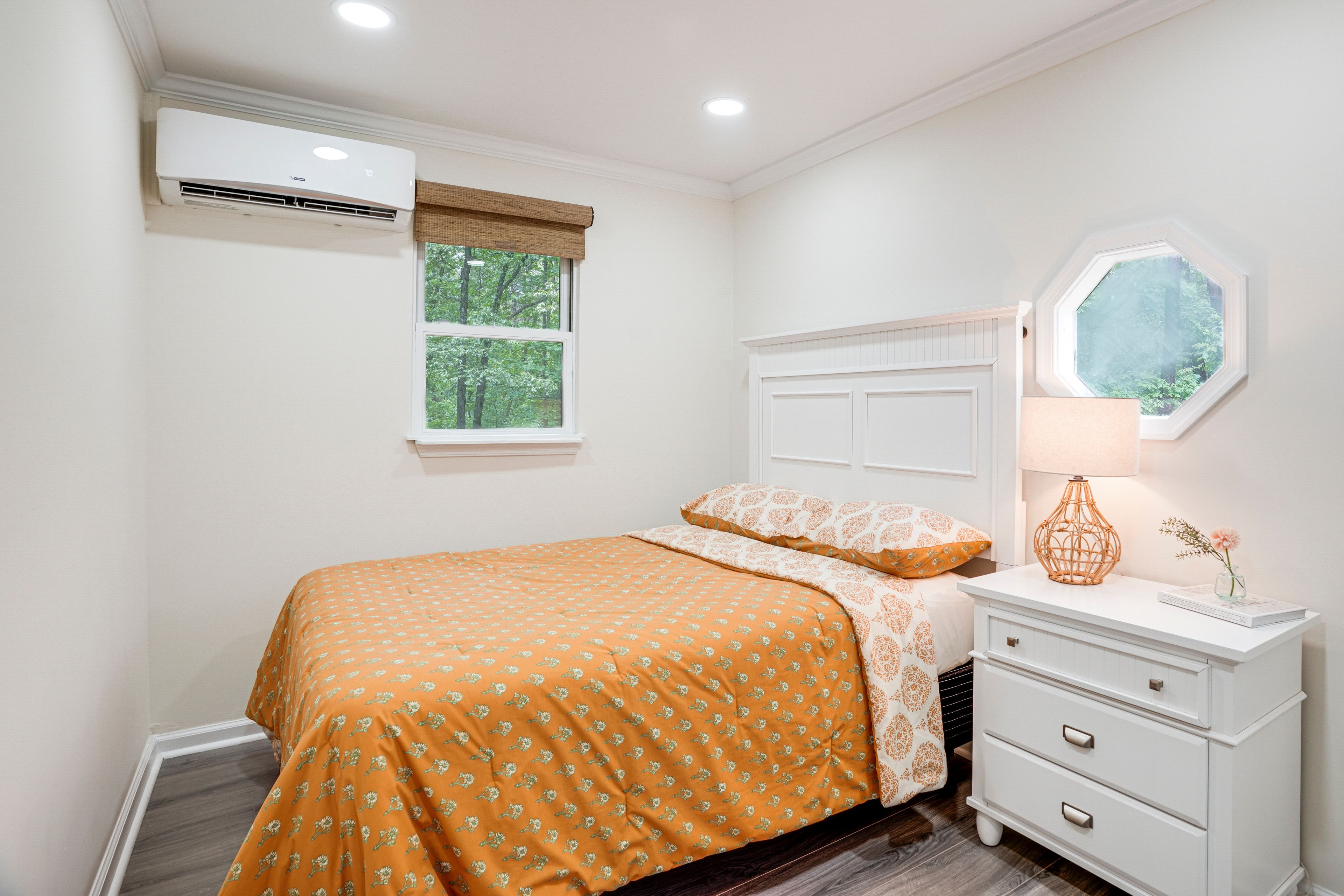 Bedroom 2 | King Bed