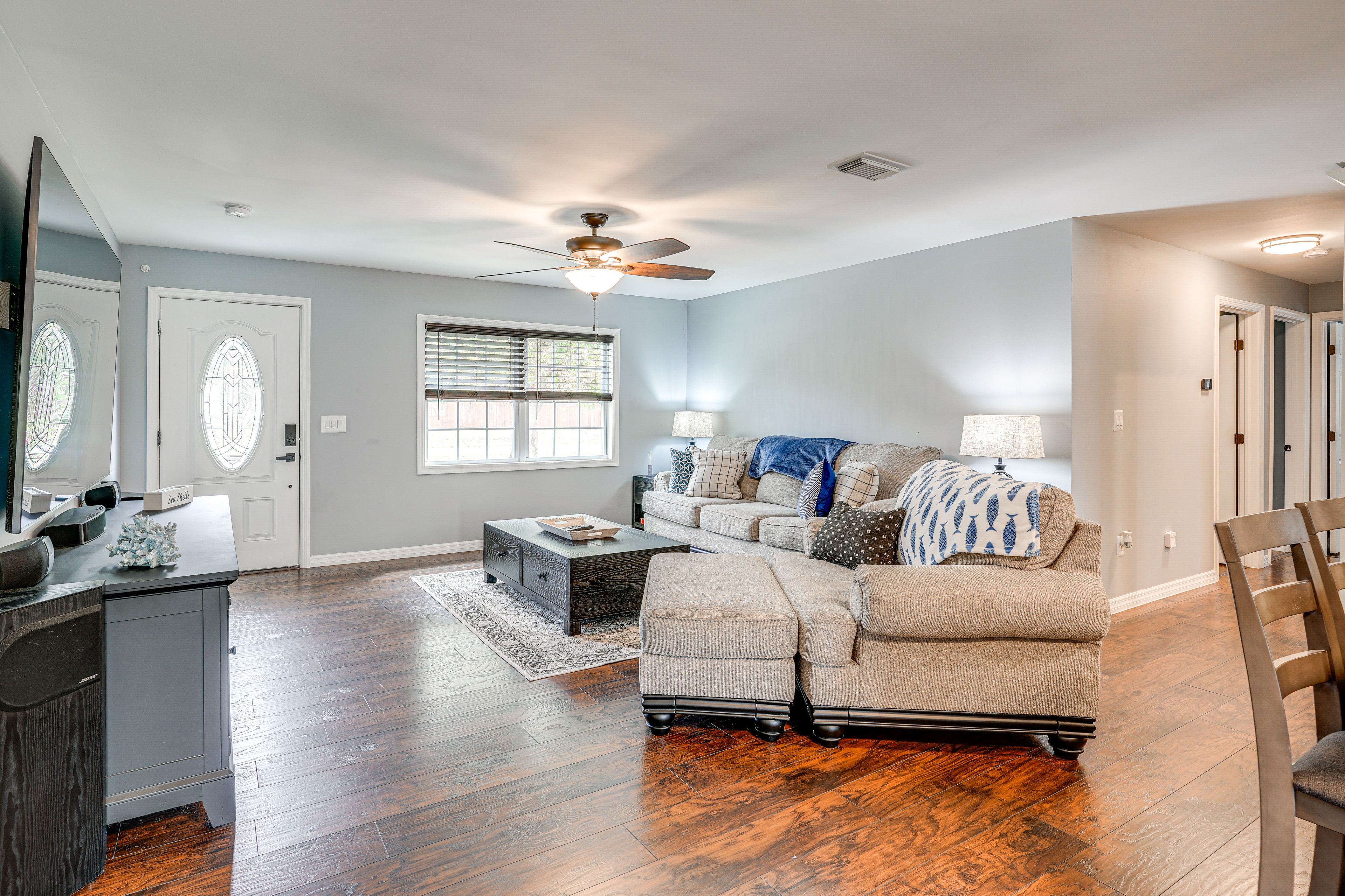 Living Room | Central Air Conditioning & Heat