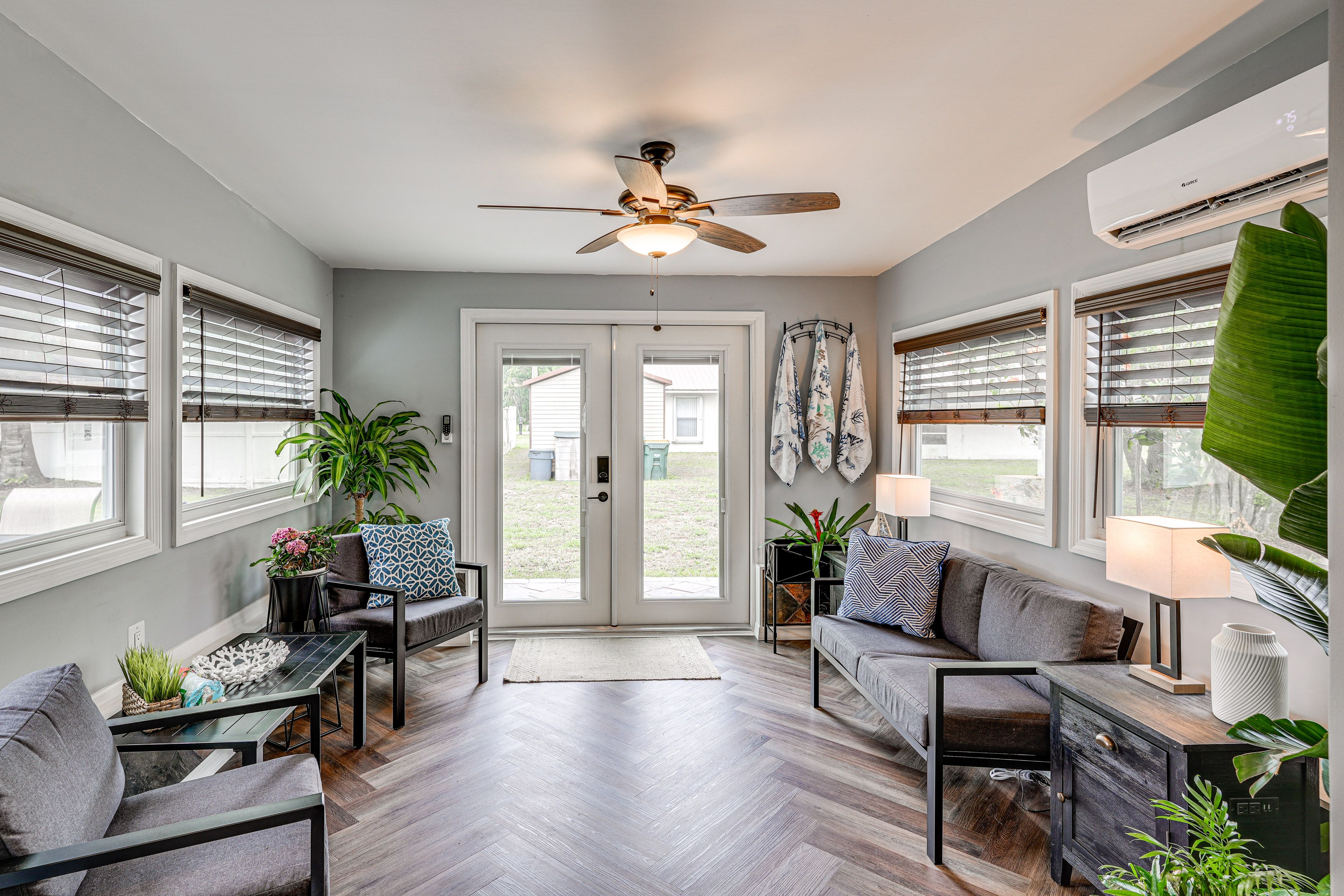 Sunroom | 1 Interior Step Required