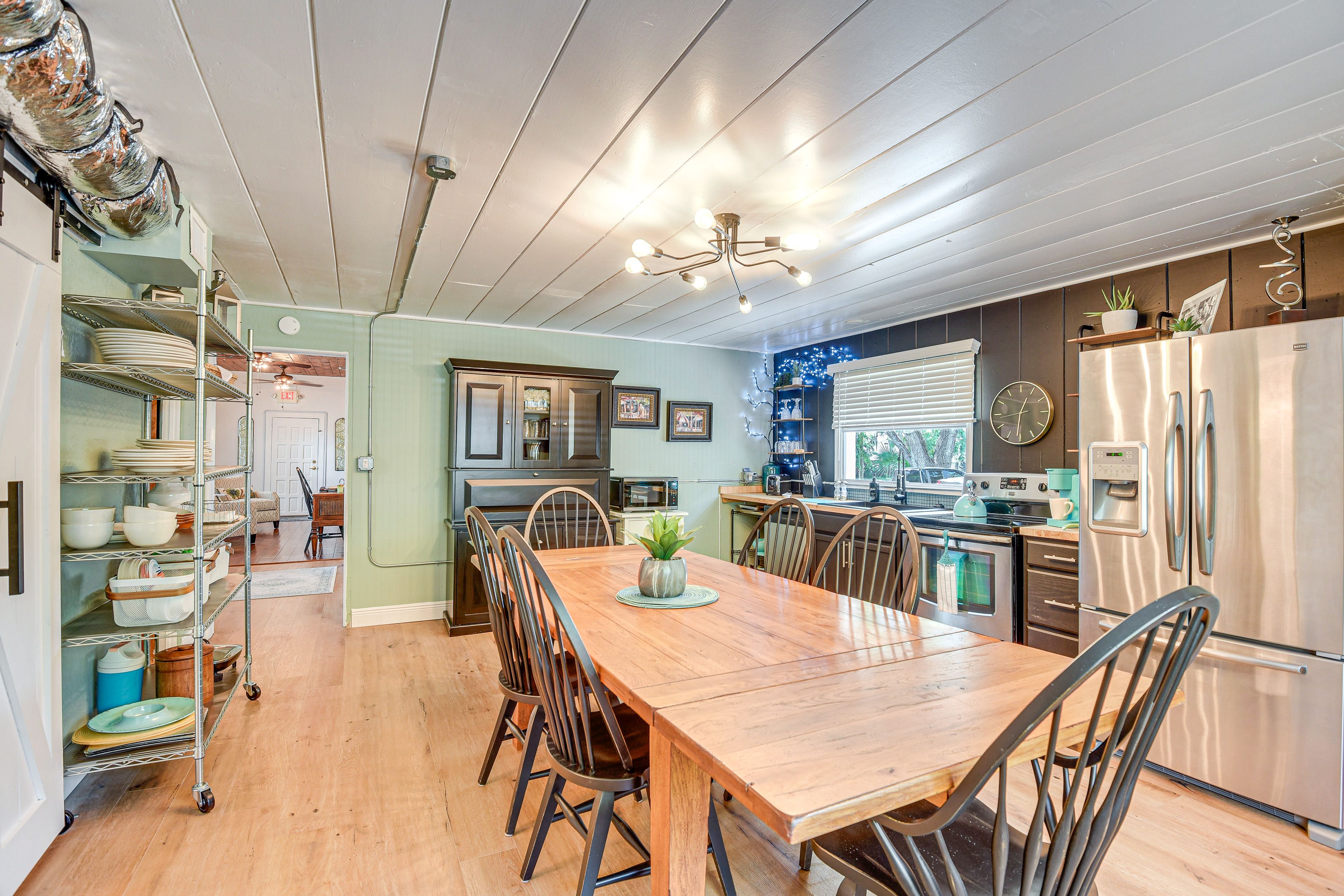Kitchen/Dining Room | Drip Coffee Maker | Dishwasher | Cooking Basics
