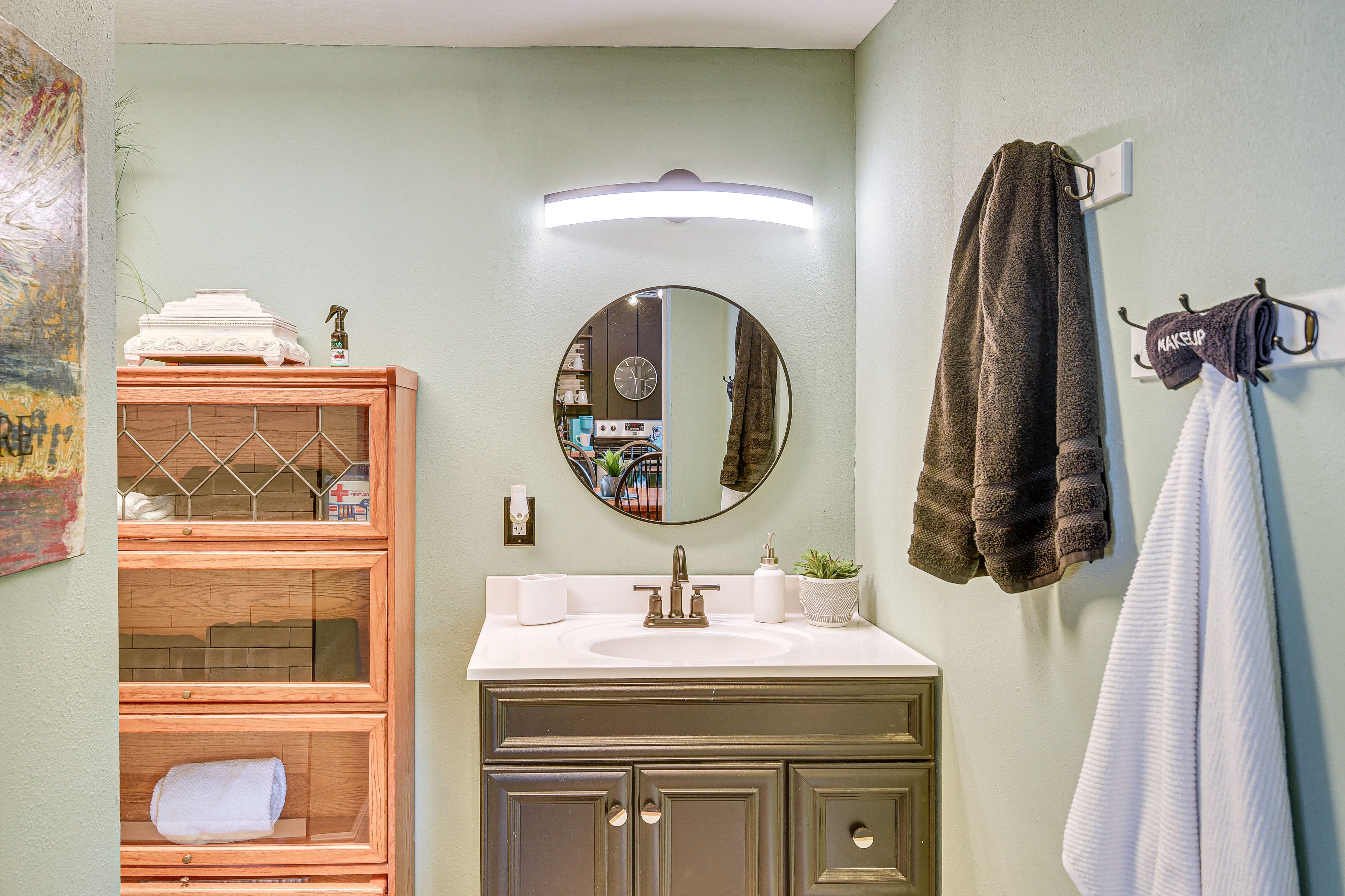 Full Bathroom | Complimentary Toiletries