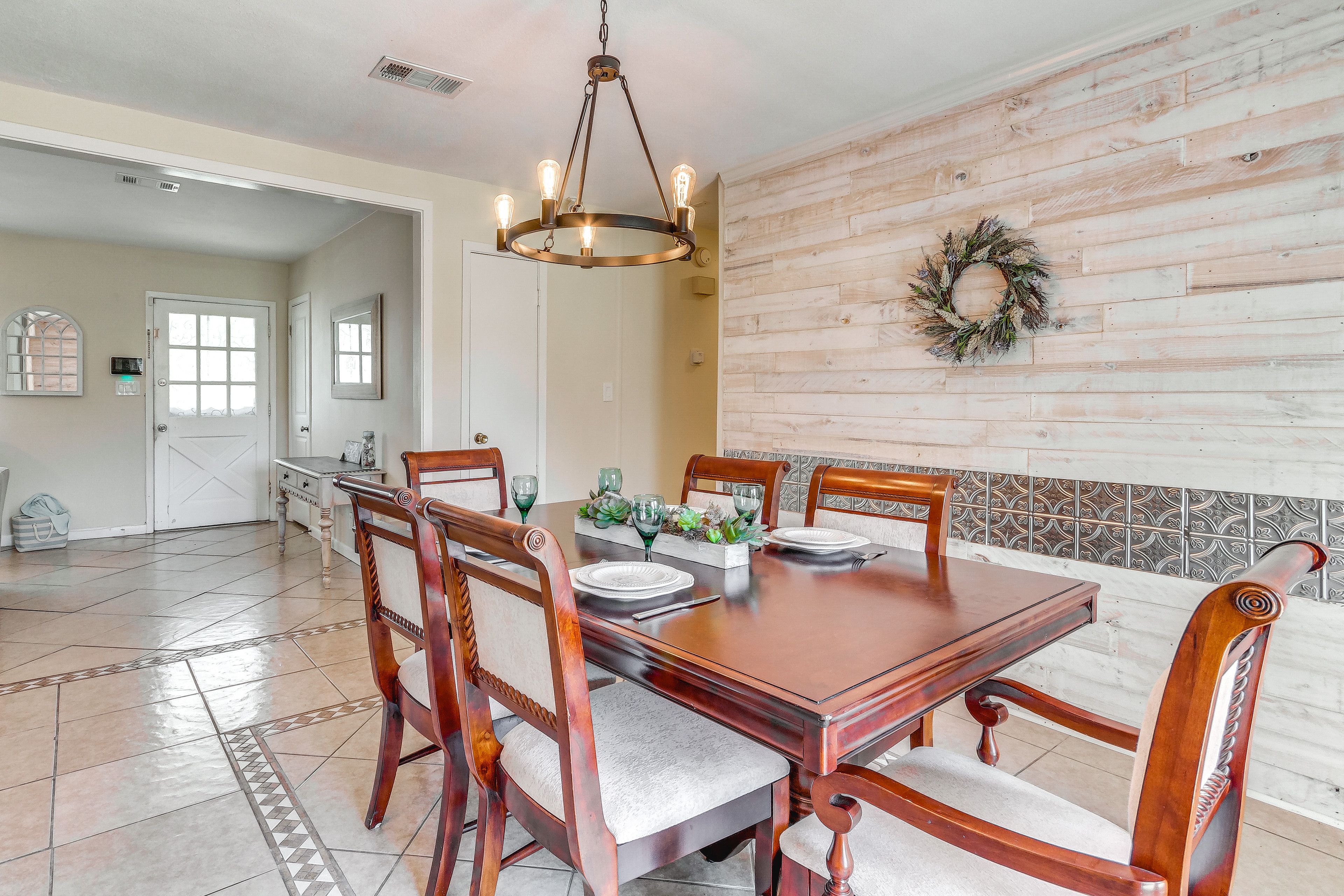 Dining Area | Dishware & Flatware