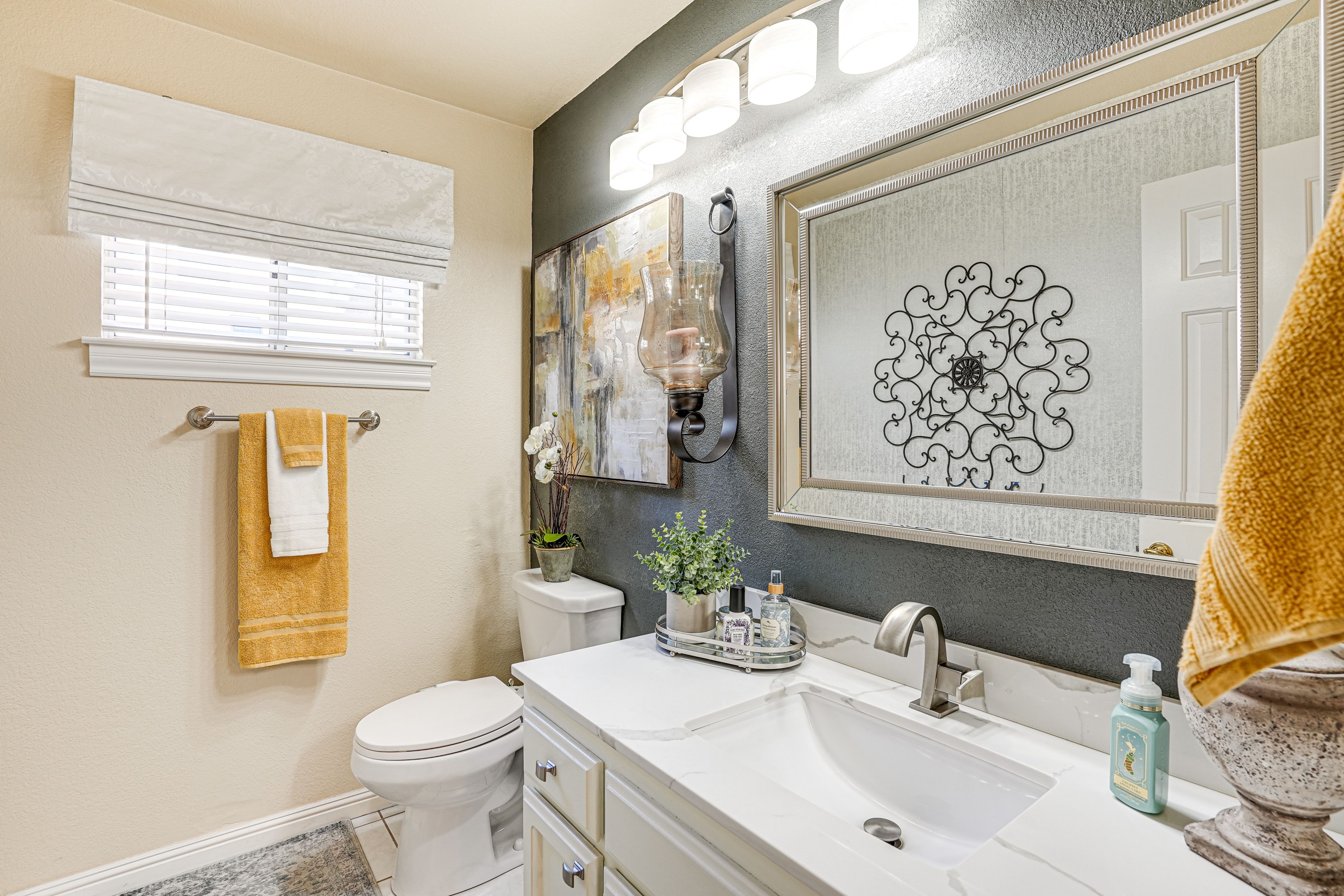Half Bathroom | 1st Floor