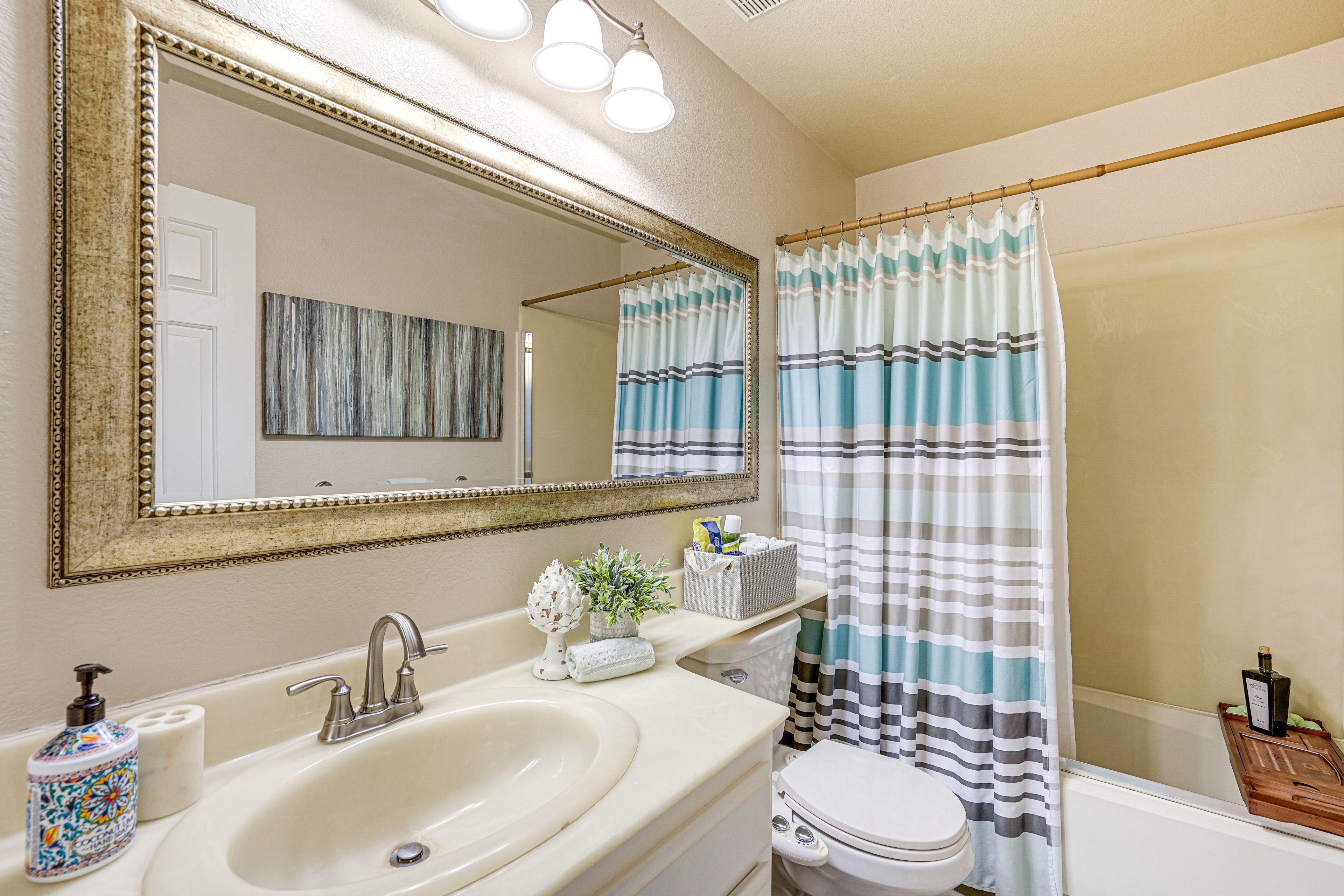 Full Bathroom | 2nd Floor
