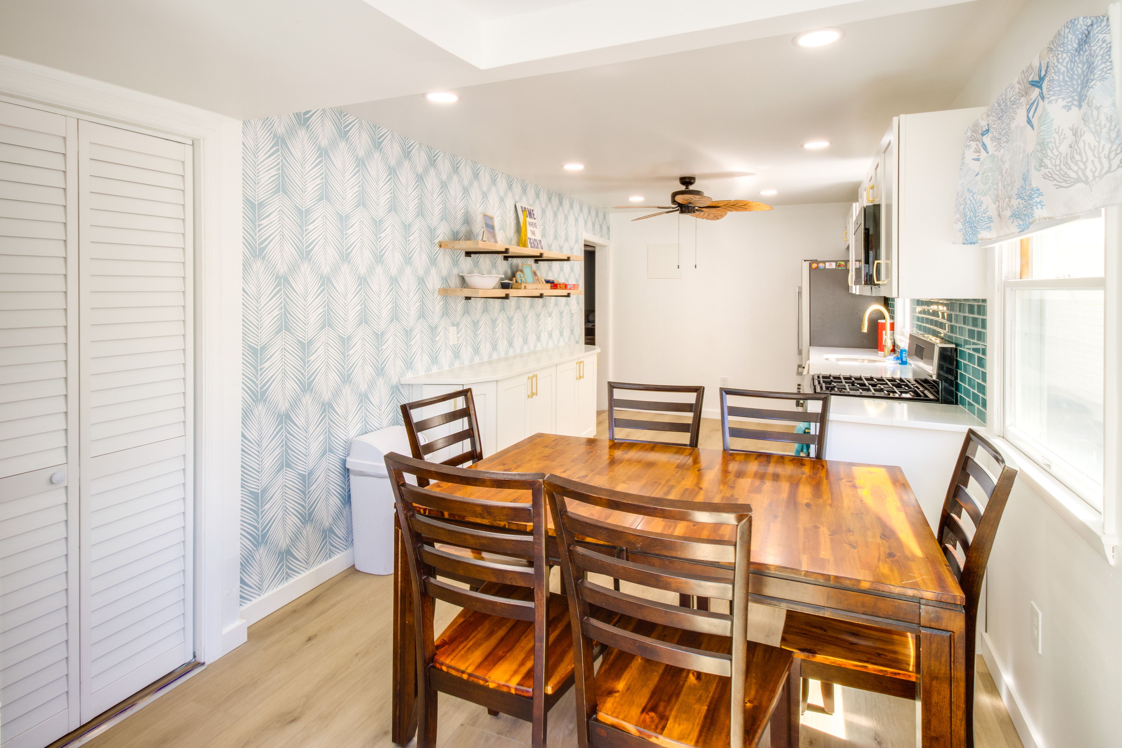 Dining Area | Dishware & Flatware