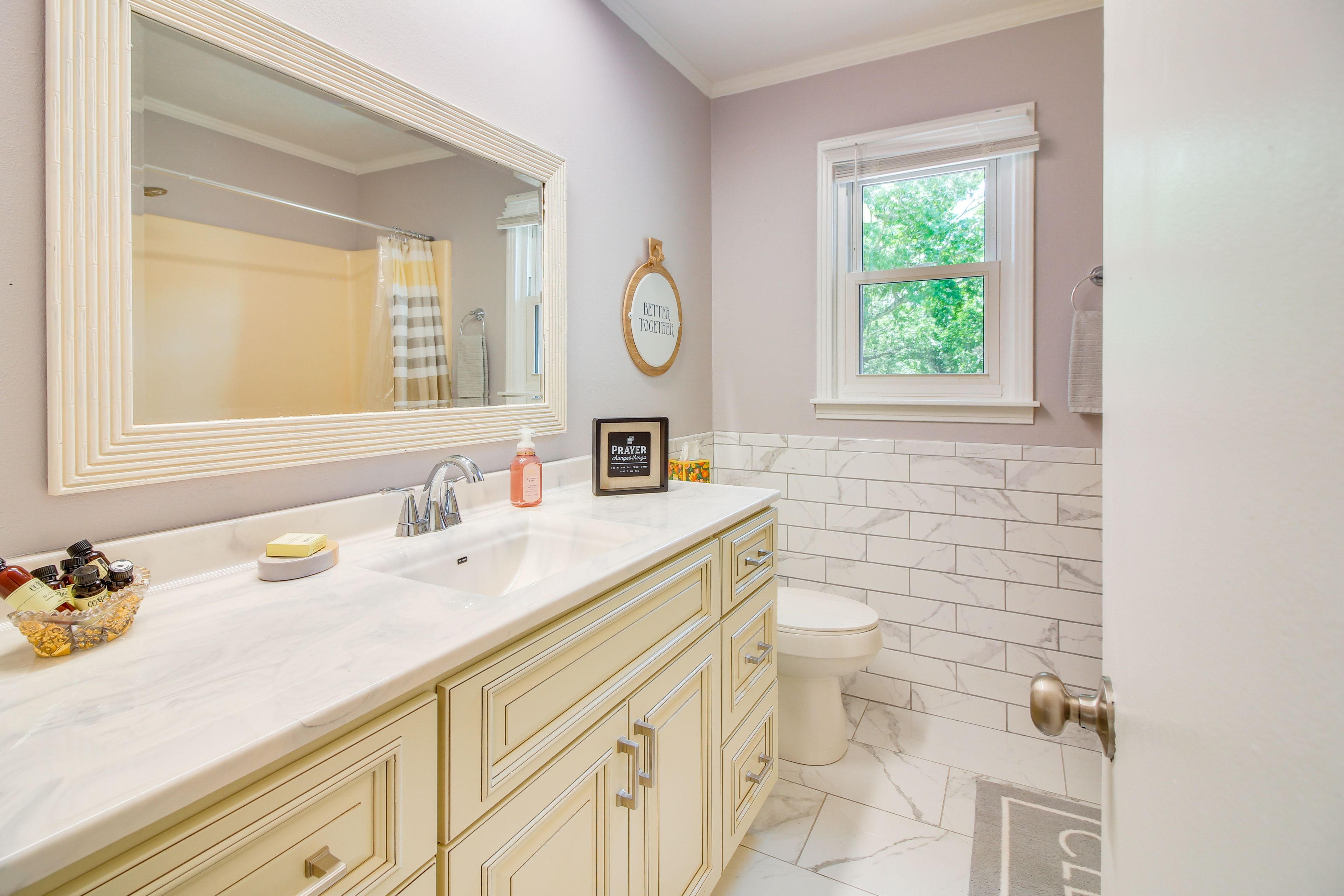 Full Bathroom | Hair Dryer