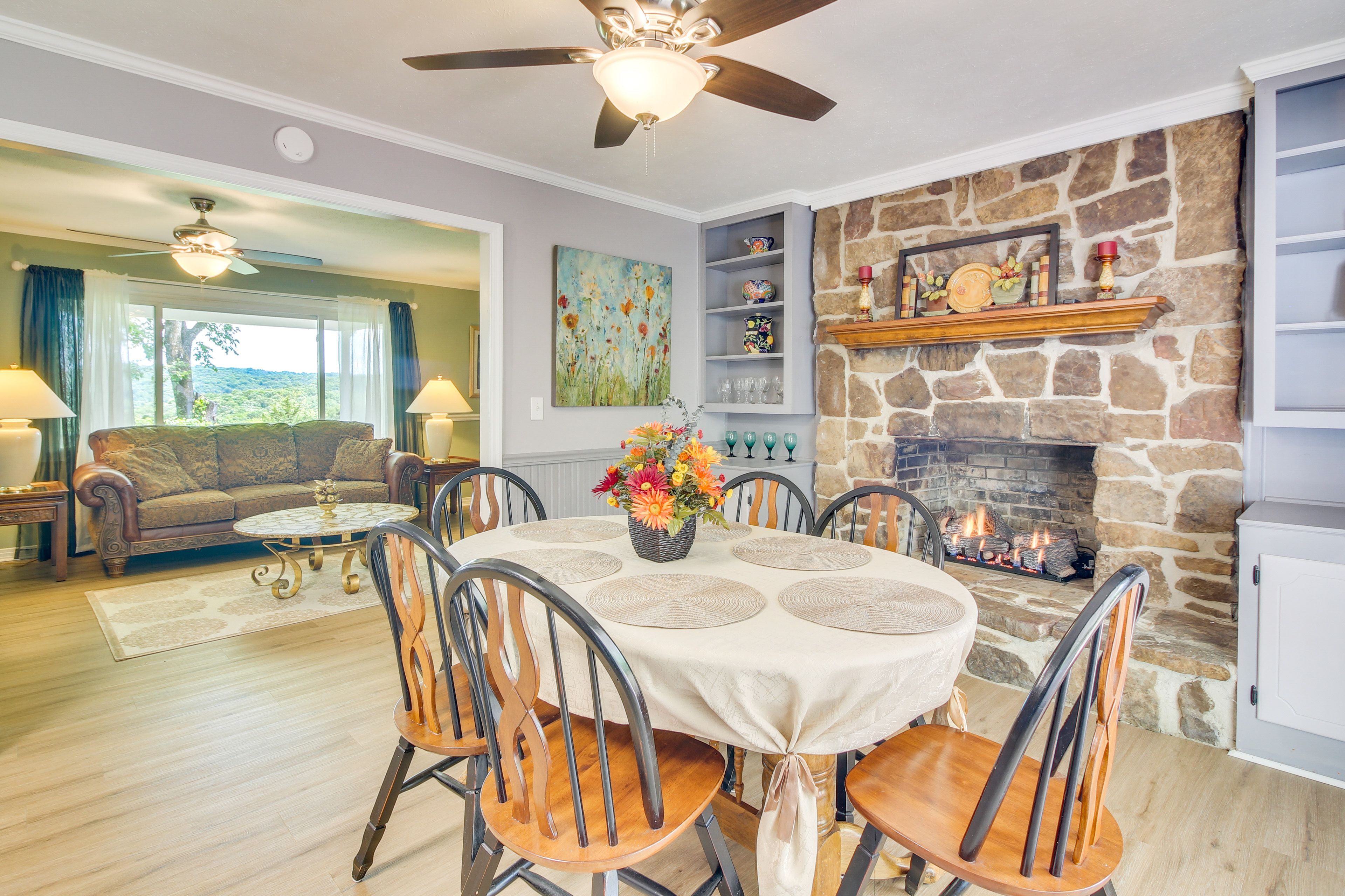 Interior | Central Heating & A/C | Free WiFi