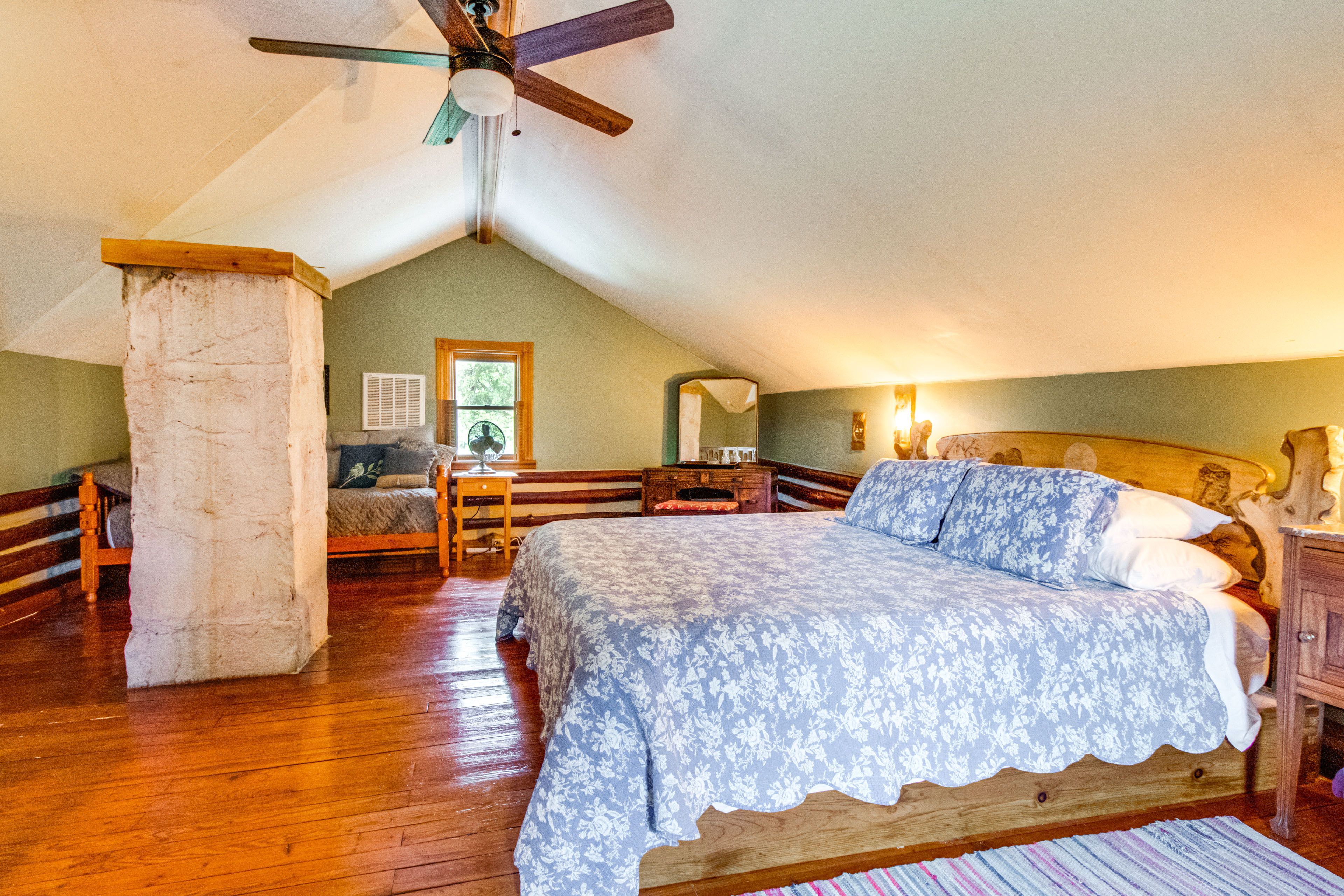Bedroom | California King Bed | Twin Daybed | 2nd Floor