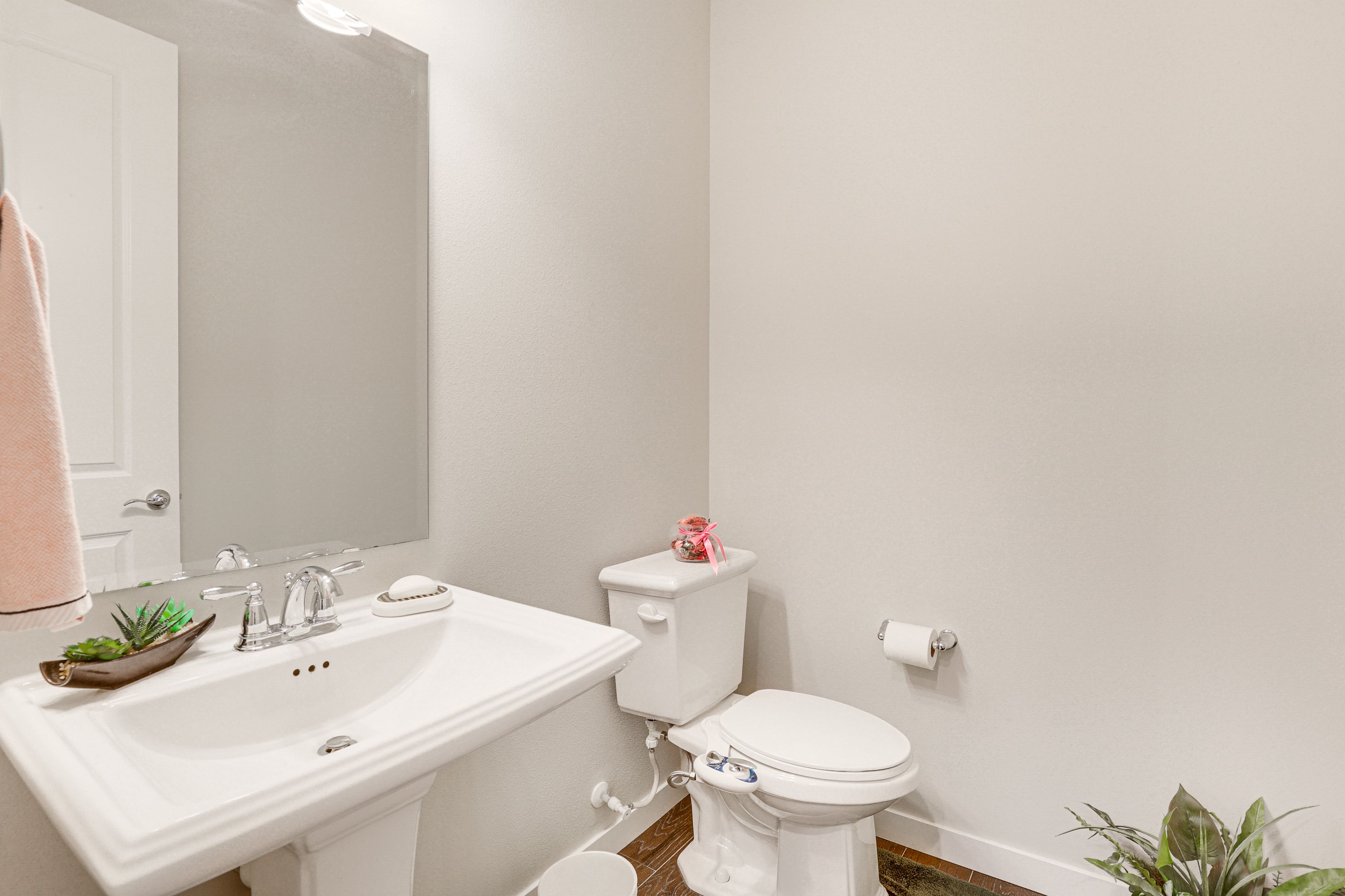 Half Bathroom | Main Level