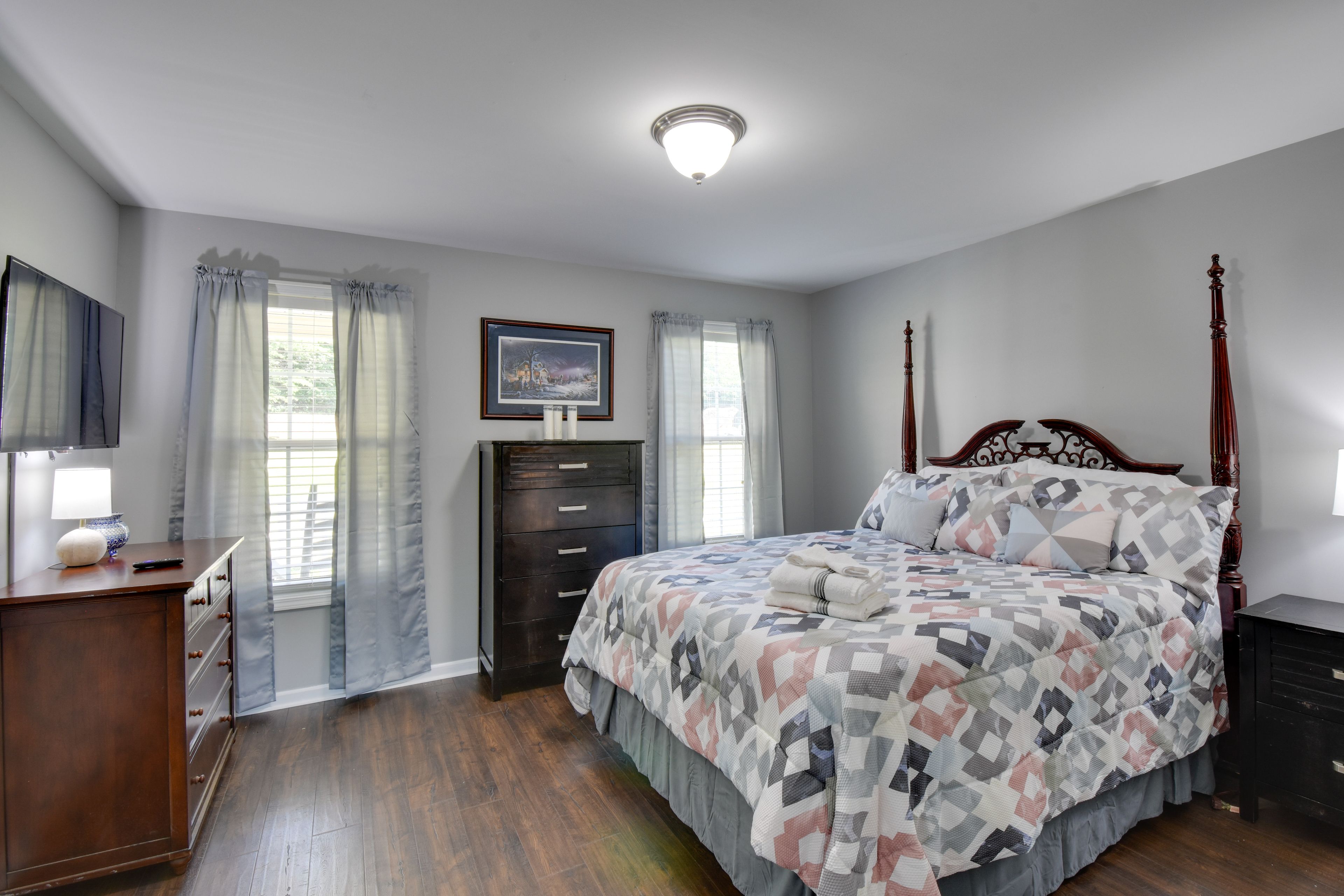 Bedroom 2 | Queen Bed