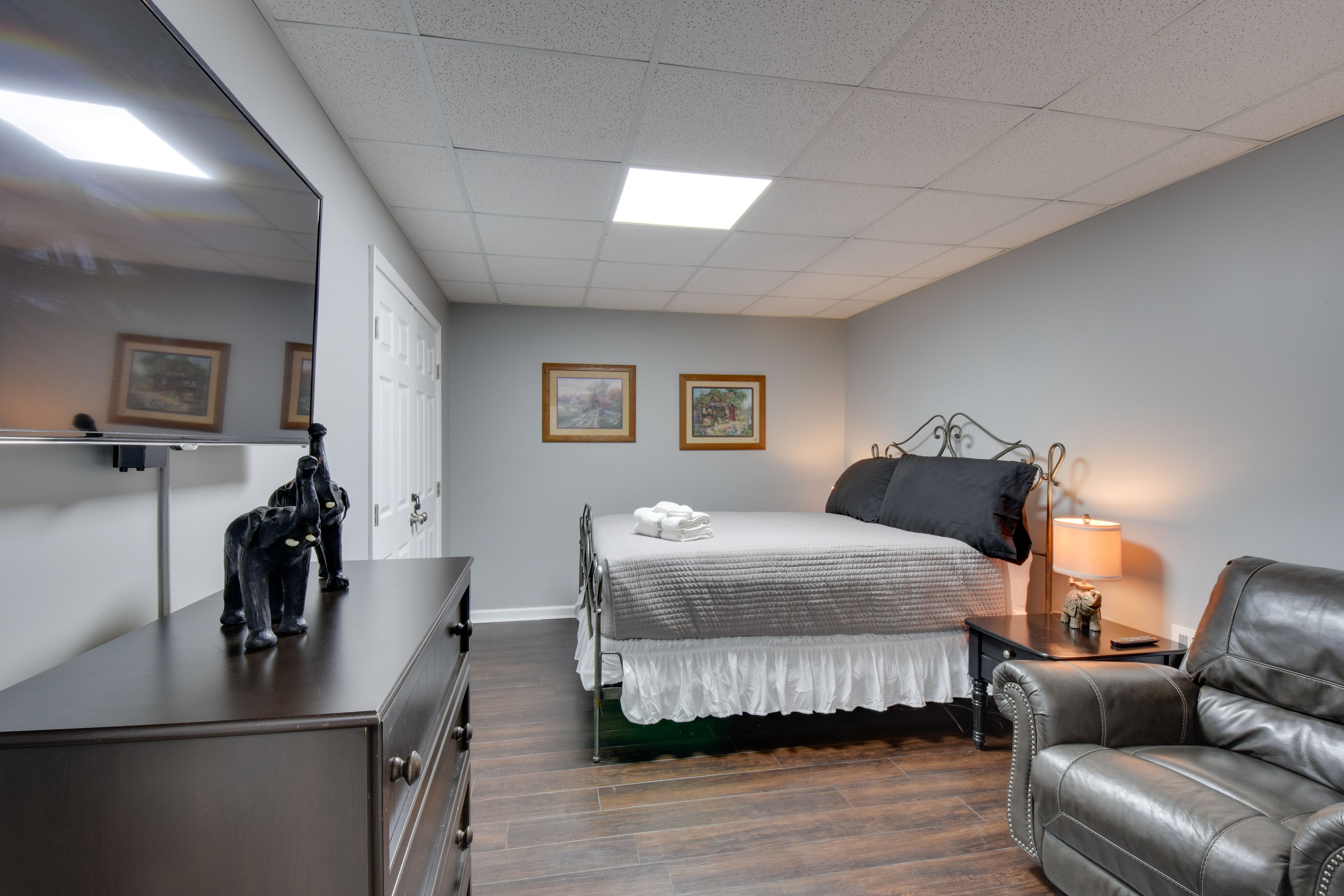 Bedroom 1 | Queen Bed | Linens Provided