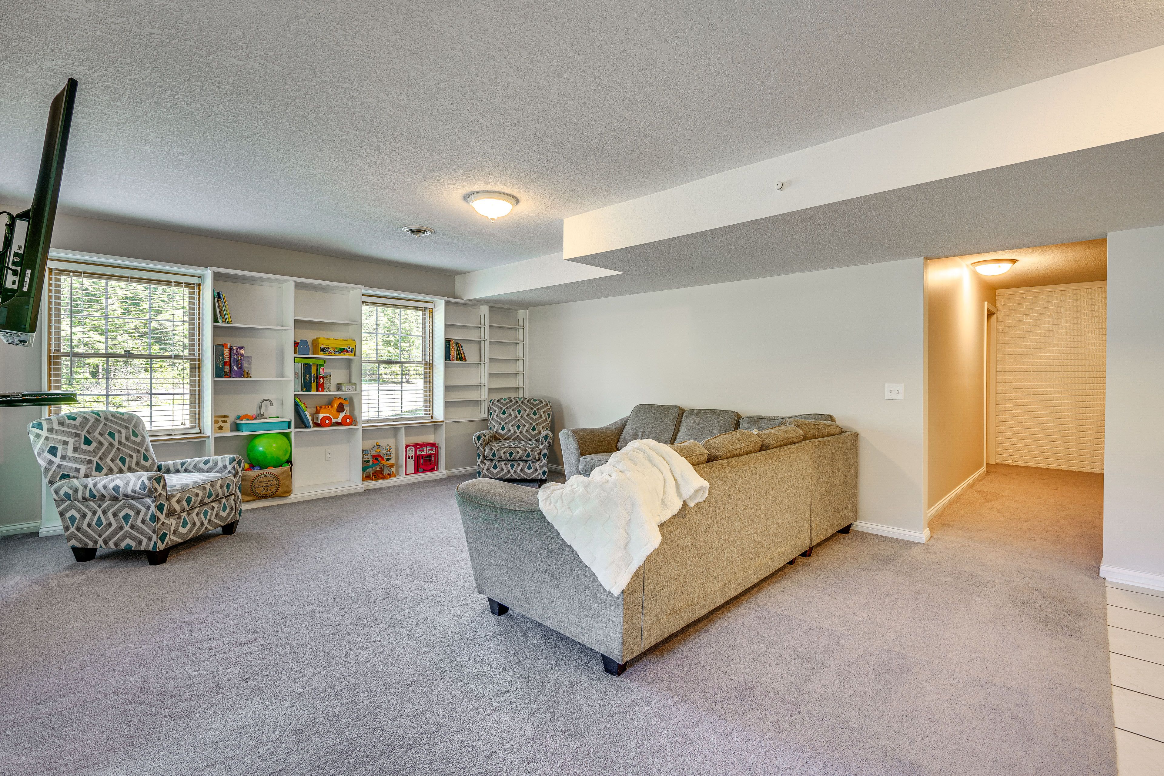 Den | Basement | Smart TV