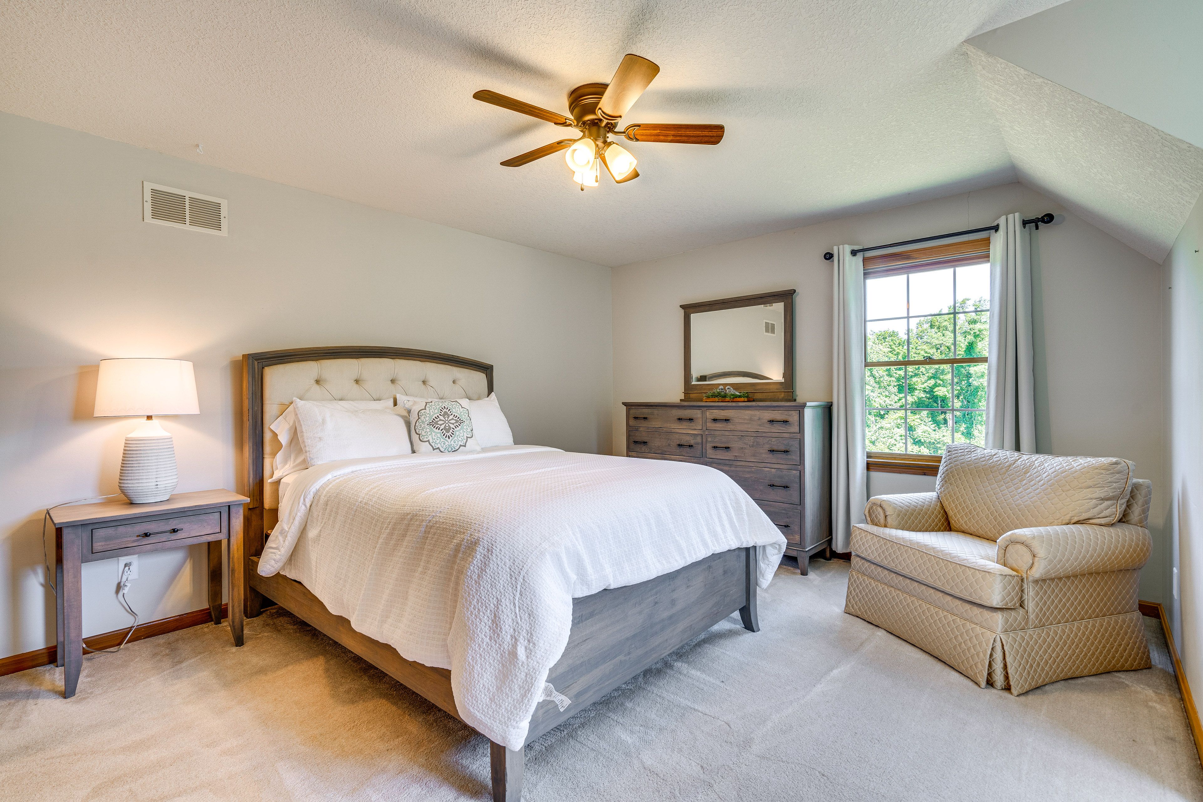 Bedroom 3 | 2nd Floor | Queen Bed