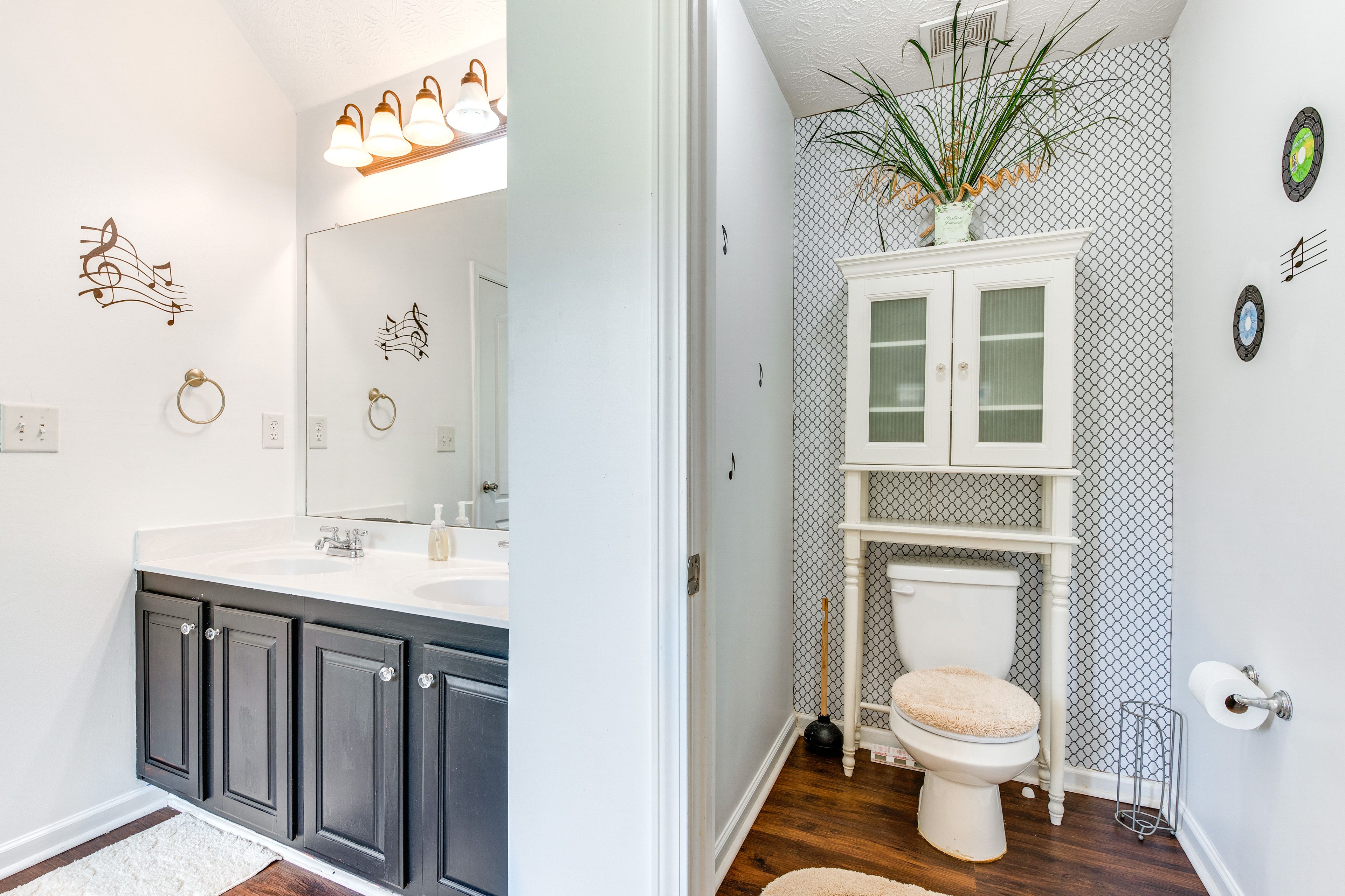 En-Suite Bathroom | 2nd Floor | Complimentary Toiletries