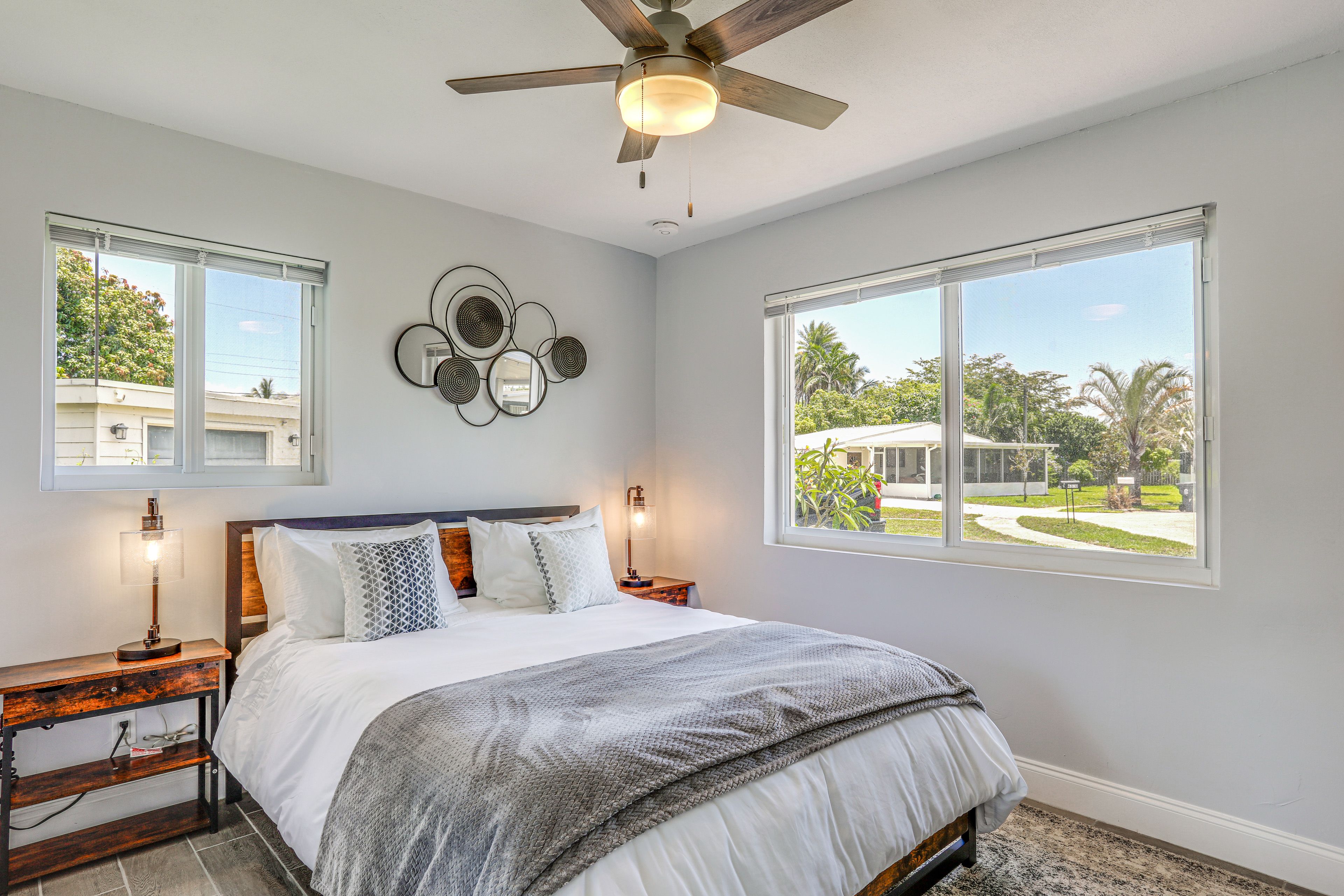 Bedroom 3 | Queen Bed